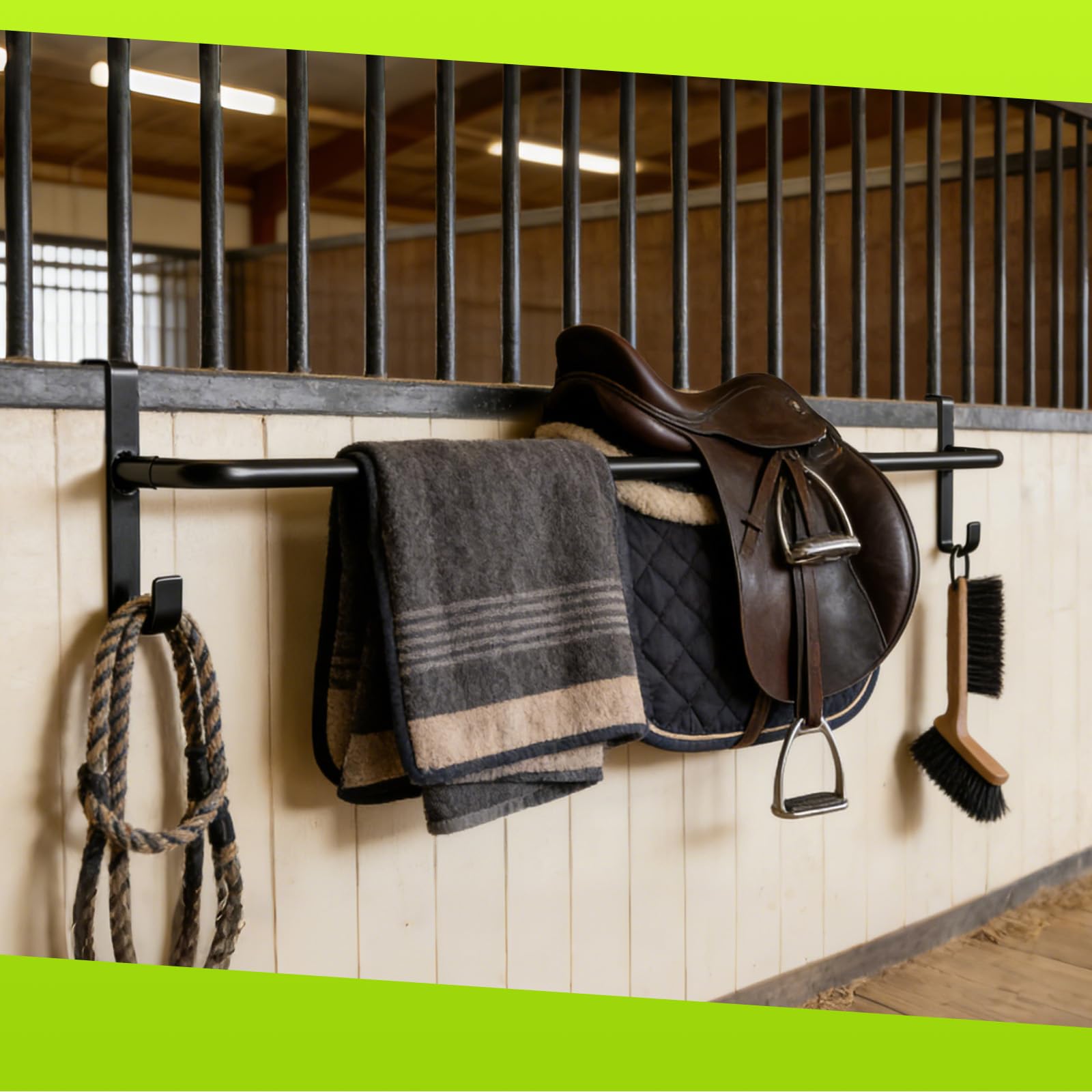 Meyoppm - 2 soportes resistentes para mantas de caballo con ganchos de brida, barra de manta montada en la pared sin taladrar, soporte de almohadilla para almacenamiento de tachuelas de caballo