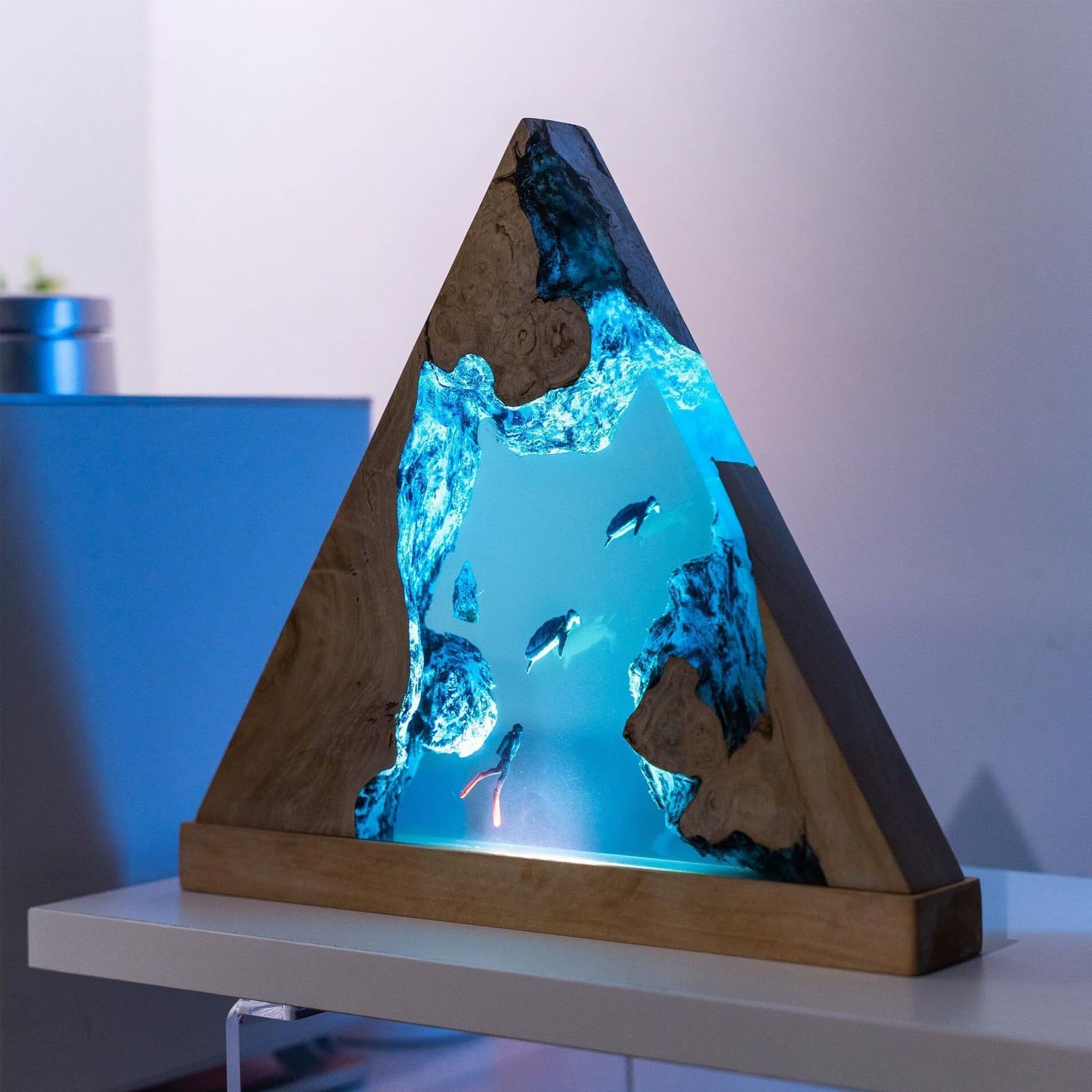 ATCKCALB Ocean Resin Lamp with 3D Scuba Diver and Sea Turtle Scene, Handcrafted Epoxy Night Light for Home Decor, USB Powered Unique Desk Lamp Gift(Colorful Light,9x8x1.2in)