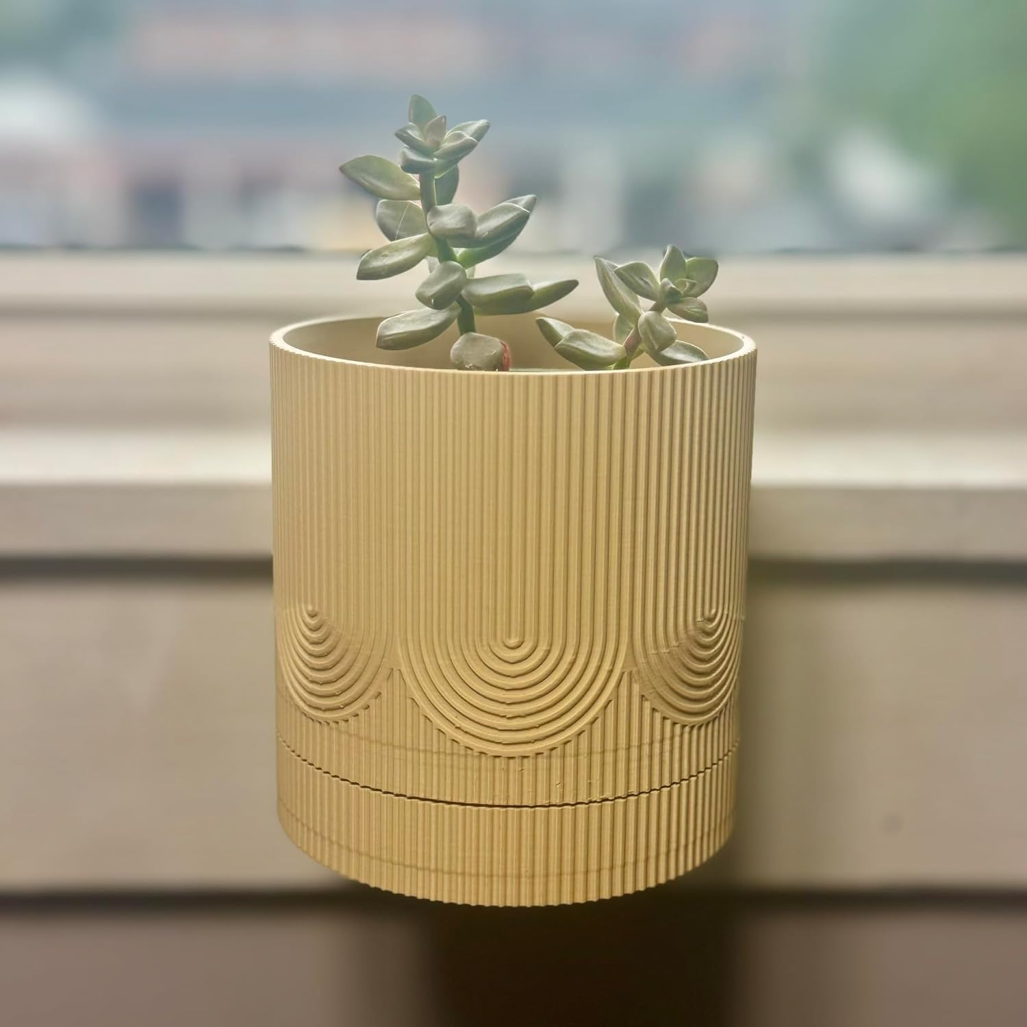 Clamp-On Windowsill Boho Planter with Built-in Drip Tray, 4-Inch Pot, Detachable Clamp, Fits Windowsills 0.5 to 1.25 Inches Thick, (Beige Boho)