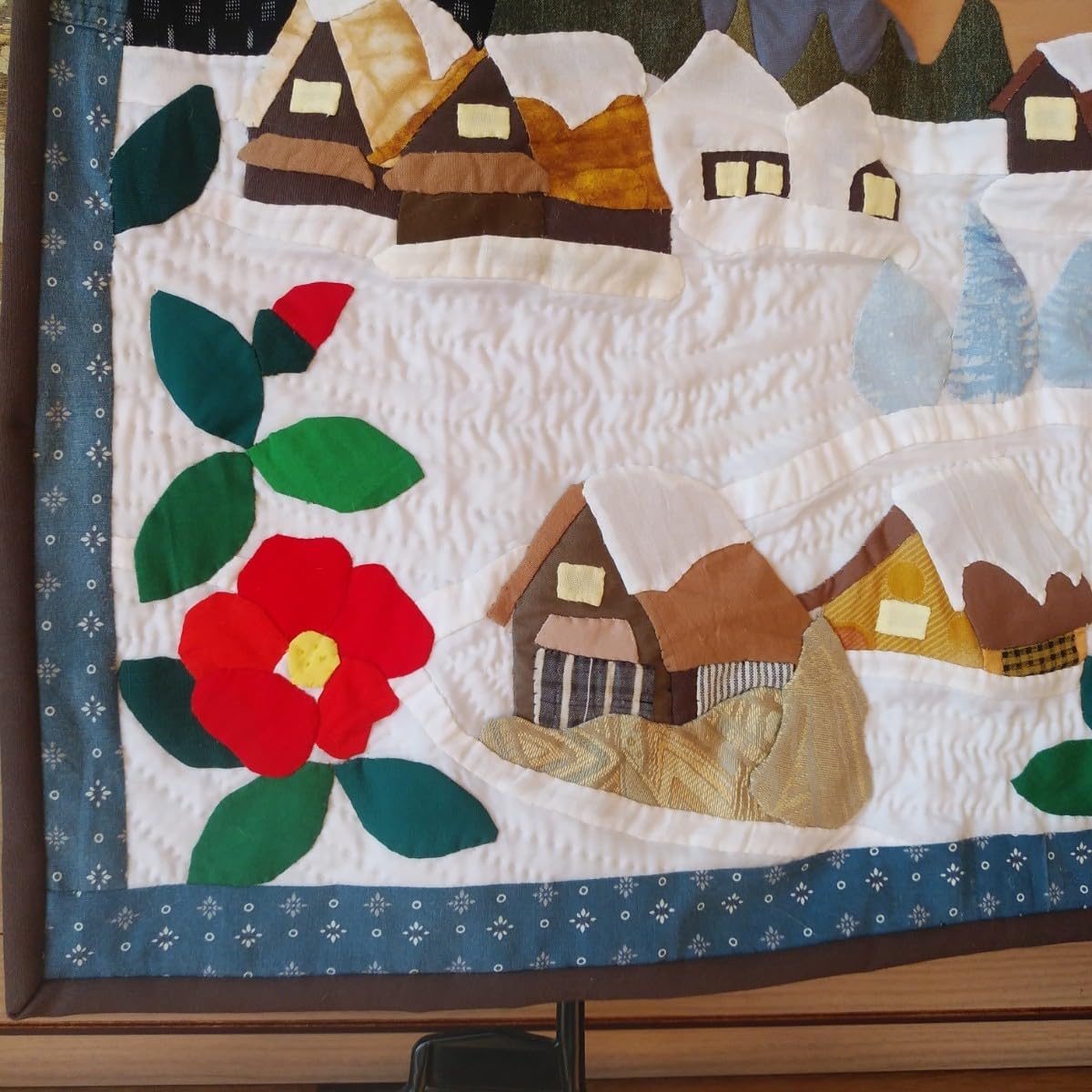 ハウスの冬景色　パッチワークキルト　タペストリー ハウスの冬景色 パッチワークキルト タペストリー