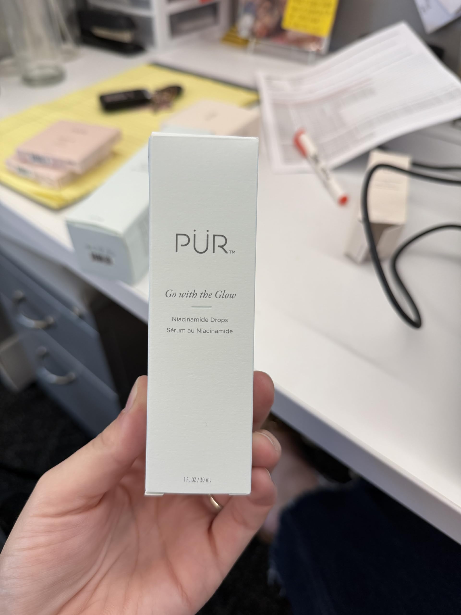 PÜR Go with the Glow Niacinamide Drops, Improves Skin Hydration, Reduces Redness, Vitamin C, Cruelty, Paraben & Gluten Free, 1 oz.