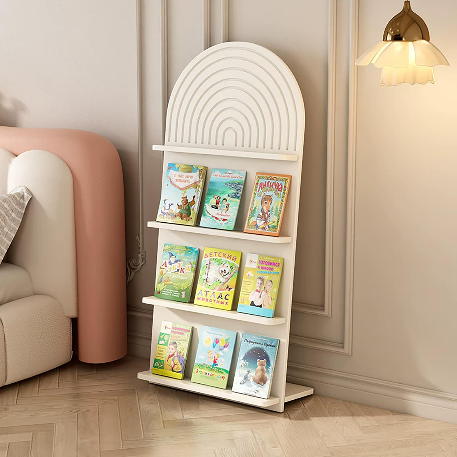 Librería infantil para acabar con el desorden de cuentos usando un expositor funcional