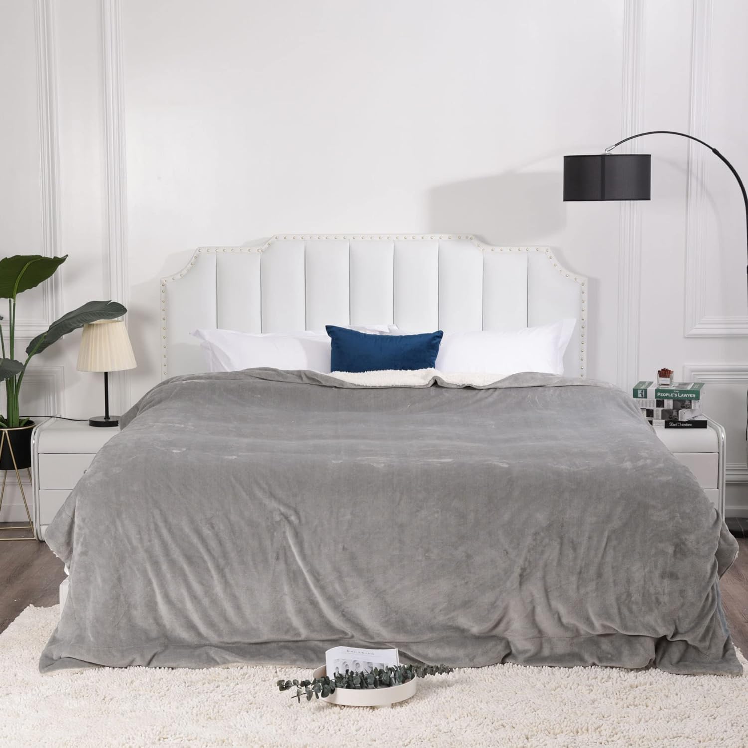 NANPIPER King Size Sherpa Blanket, Soft Fleece Throw for Bed, Reversible Thick Fuzzy Blanket for Winter (Light Grey, 90x108 inches) - Image 3