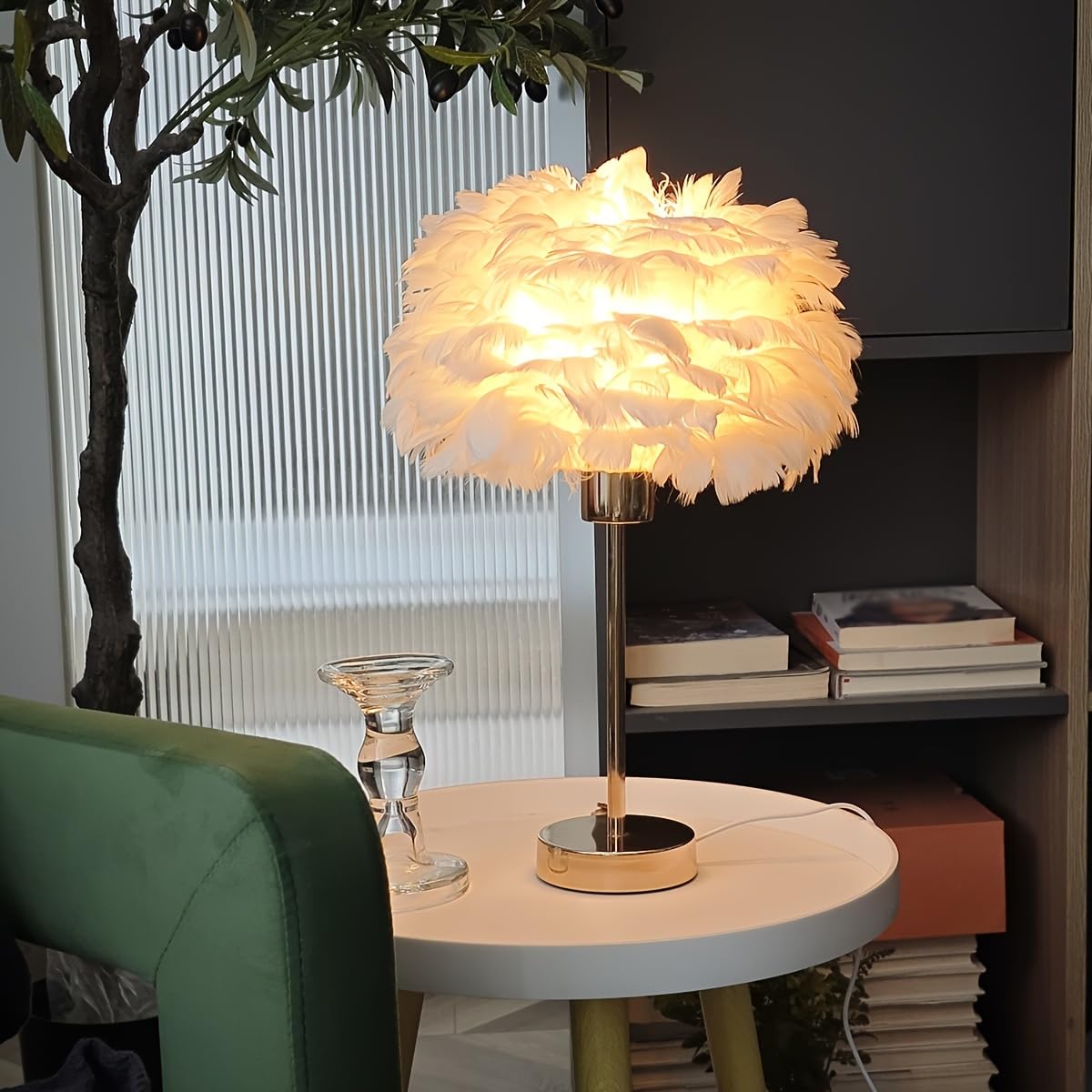 Lampe Federn Nachttischlampe Puschel Feder Tischleuchte E27 Tischlampe mit Kabel Warmweiß Federlampe Künstliche Federn Flauschige Gold Dekolampe für Schlafzimmer Wohnzimmer, 35cm x 47cm