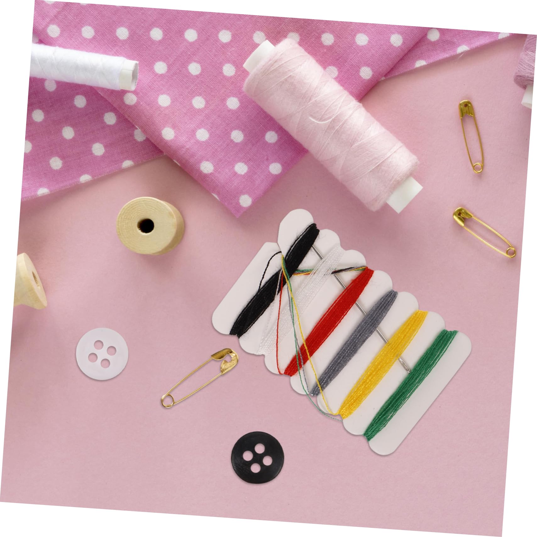 Kit de Costura Hogar Viaje, 100 Piezas, Portátil, Botones, Agujas E Hilos Obsequio Útil para Bodas y Costura Color Aleatorio