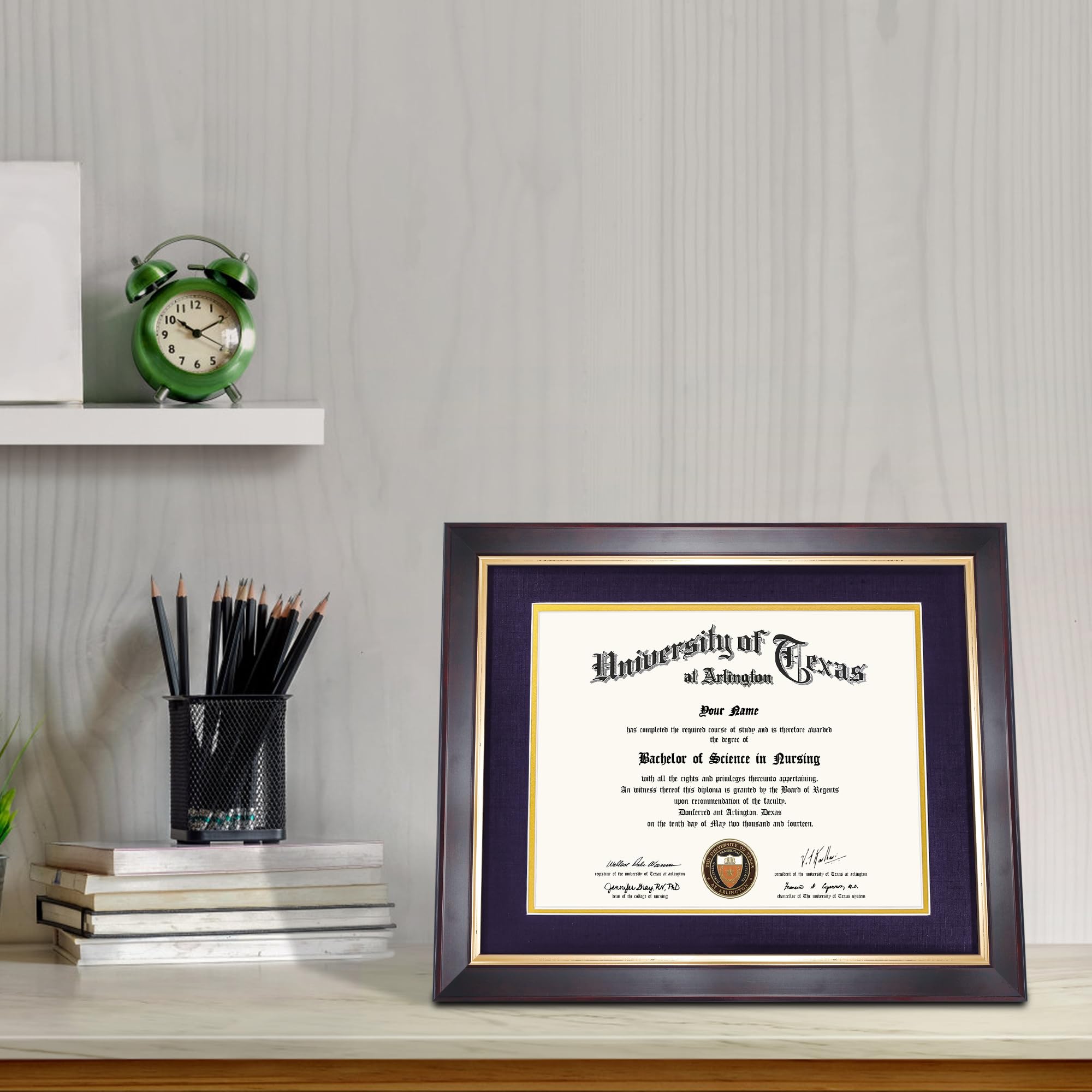 GMFrames Drewniana ramka dyplomowa 8,5 x 11 z fioletową matą lub wyświetlaczem certyfikaty 11 x 14 bez maty, szkło hartowane, ciemnobrązowe wykończenie ze złotym wykończeniem