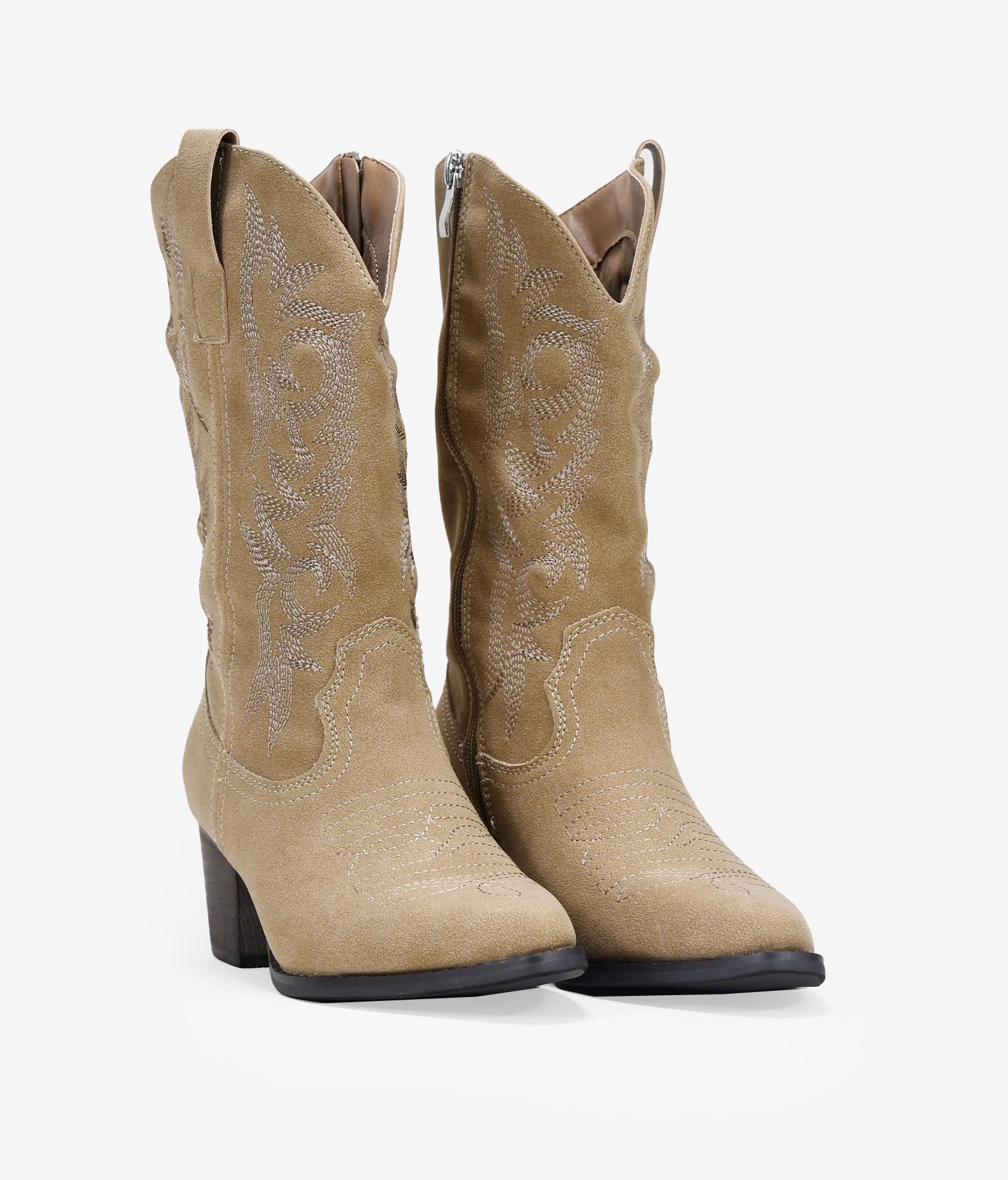 BOSANOVA Botas Cowboy para Mujer confeccionadas en Ante con Detalle de Costuras a Tono, caña de 28.5 cm y tacón en Bloque de 5'5 cm. Cierre con Cremallera. Calzado para Mujer