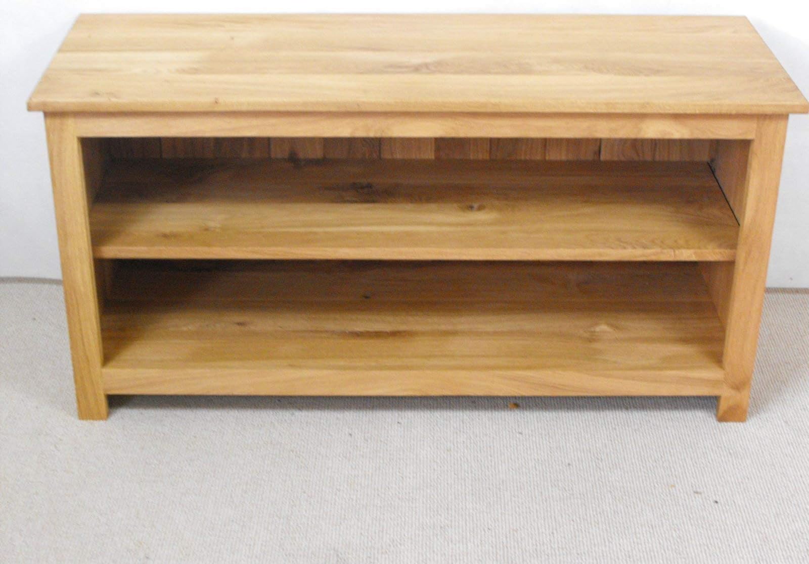 Medium 900 to 1000mm Oak TV unit/stand with adjustable shelves