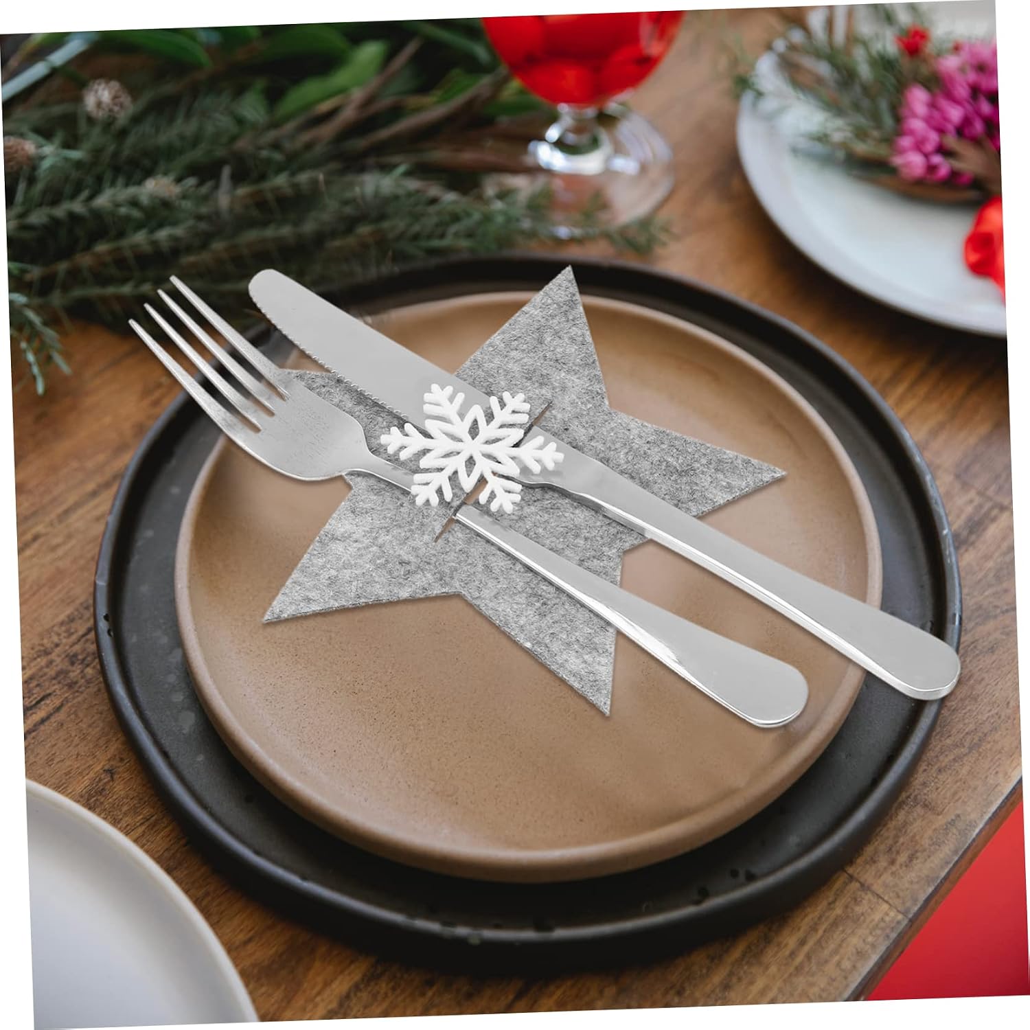 8pcs Christmas Five-pointed Star Cutlery Holder Festive Dining Table Decor for Holiday Parties and Family Gatherings Pouch Design
