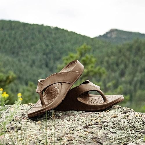 Vista 4 de NUUSOL Sandalias unisex en cascada; calzado antideslizante para senderismo/fascitis plantar; cojín suave, ligero y cómodo; soporte de arco y Negro