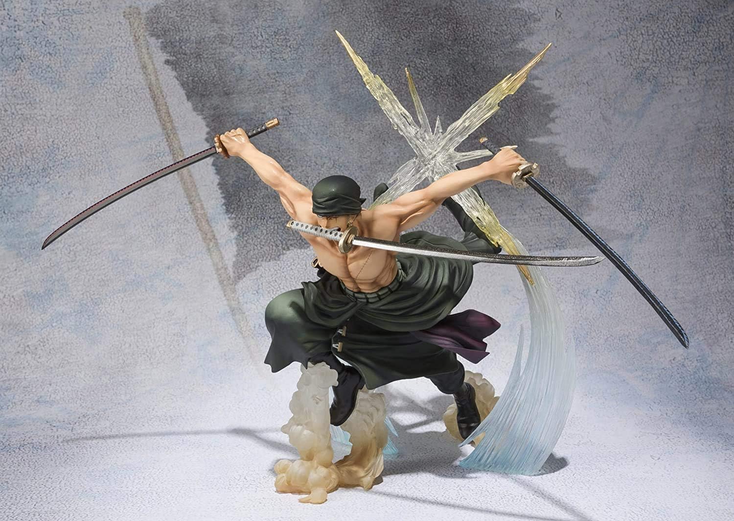 Amazon ワンピース ロロノア ゾロ Roronoa Zoro One Piece 三刀流の煉獄鬼斬り 新品 海外版 約170mm Abs Pvc製 塗装済み完成品フィギュア フィギュア ドール 通販