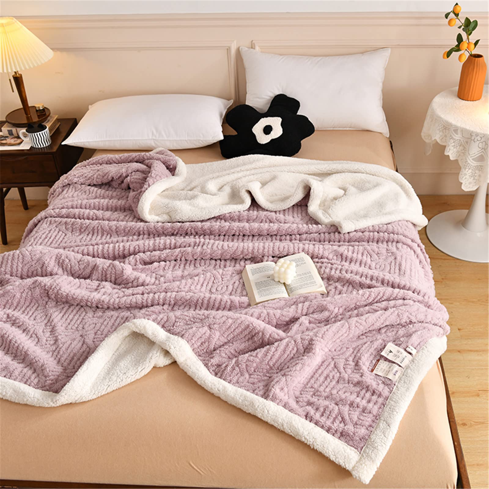 Hayisugal Sherpa Cuddly Blanket, Fluffy Sheep Blanket, Super Soft Fleece Blanket as Sofa Blanket, Bedspread or Blanket - Image 4