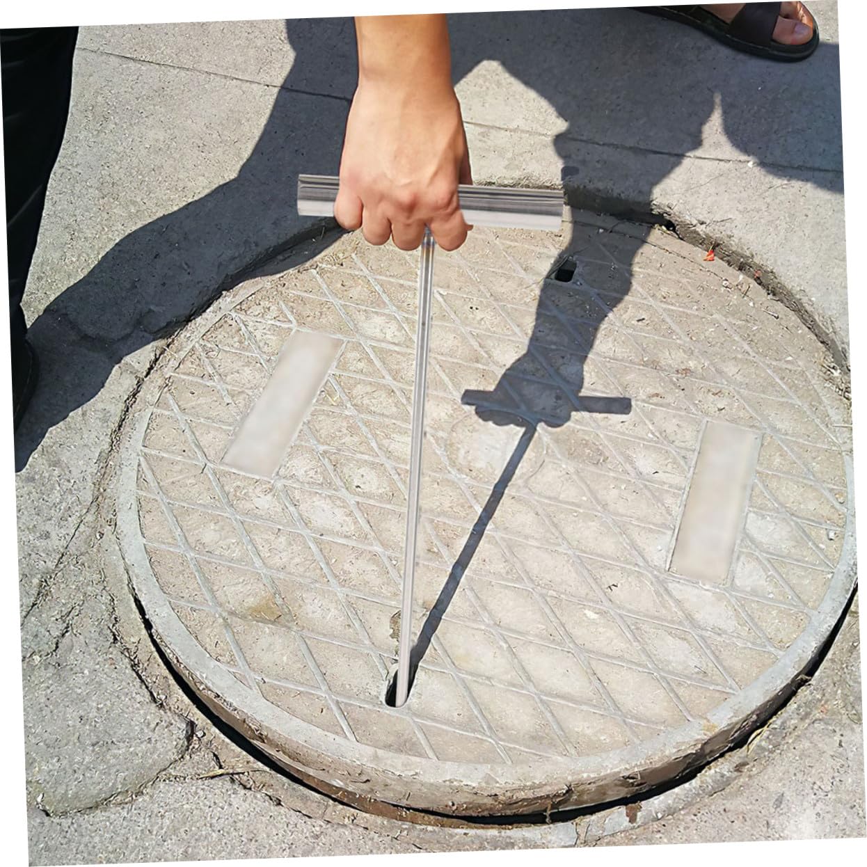 WOONEKY Chiave per Tombino in Ghisa 2pezzi Gancio in Acciaio Inox per Apri Tombini e Sollevamento Chiusini Manico a T Resistente e Sicuro per Uso Quotidiano