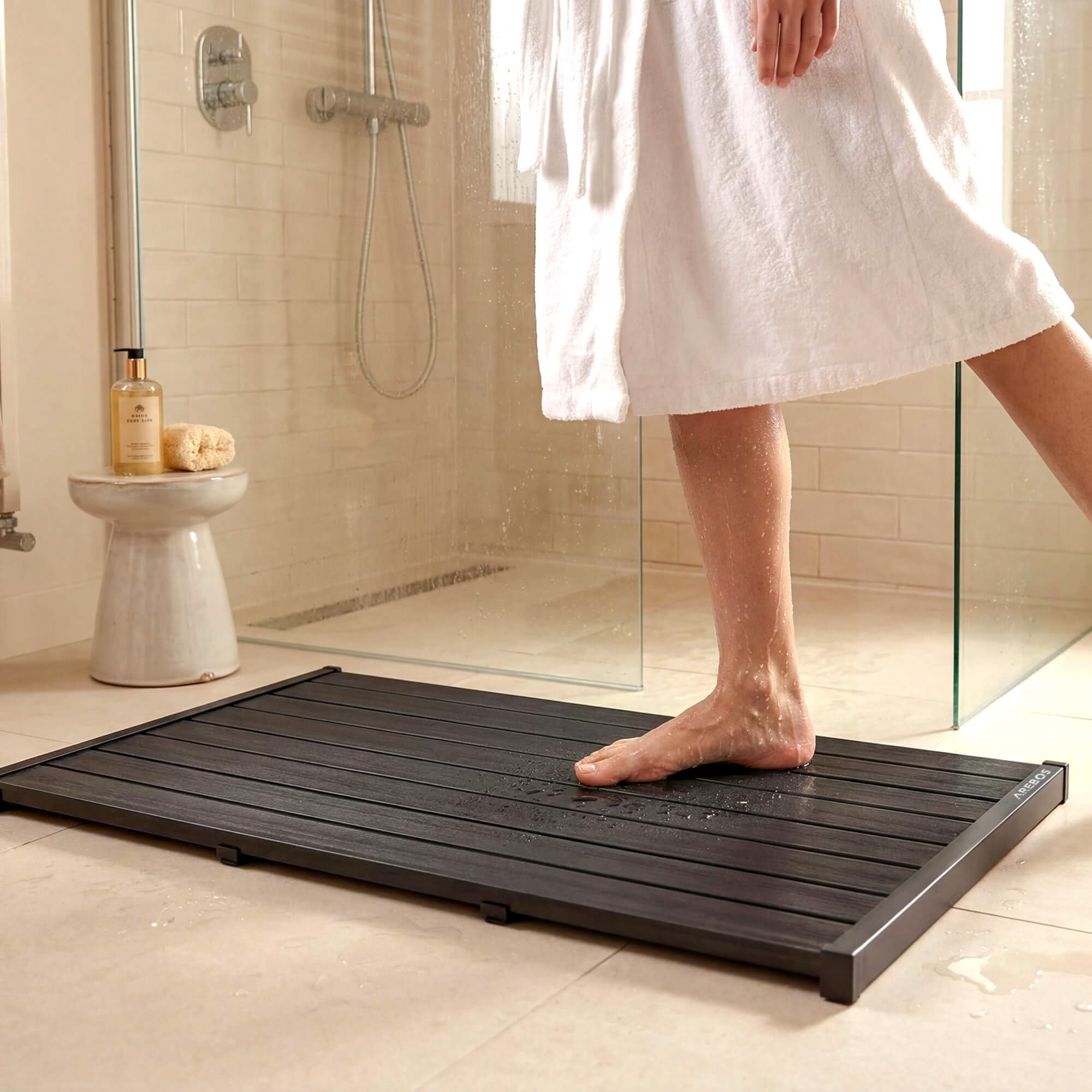 AREBOS Élément de Sol pour Douche de Jardin | antidérapant et imperméable | Plaque de Sol en PVC | Compatible avec vissage | résistant aux intempéries et Stable | idéal pour Douche Solaire, terrasse