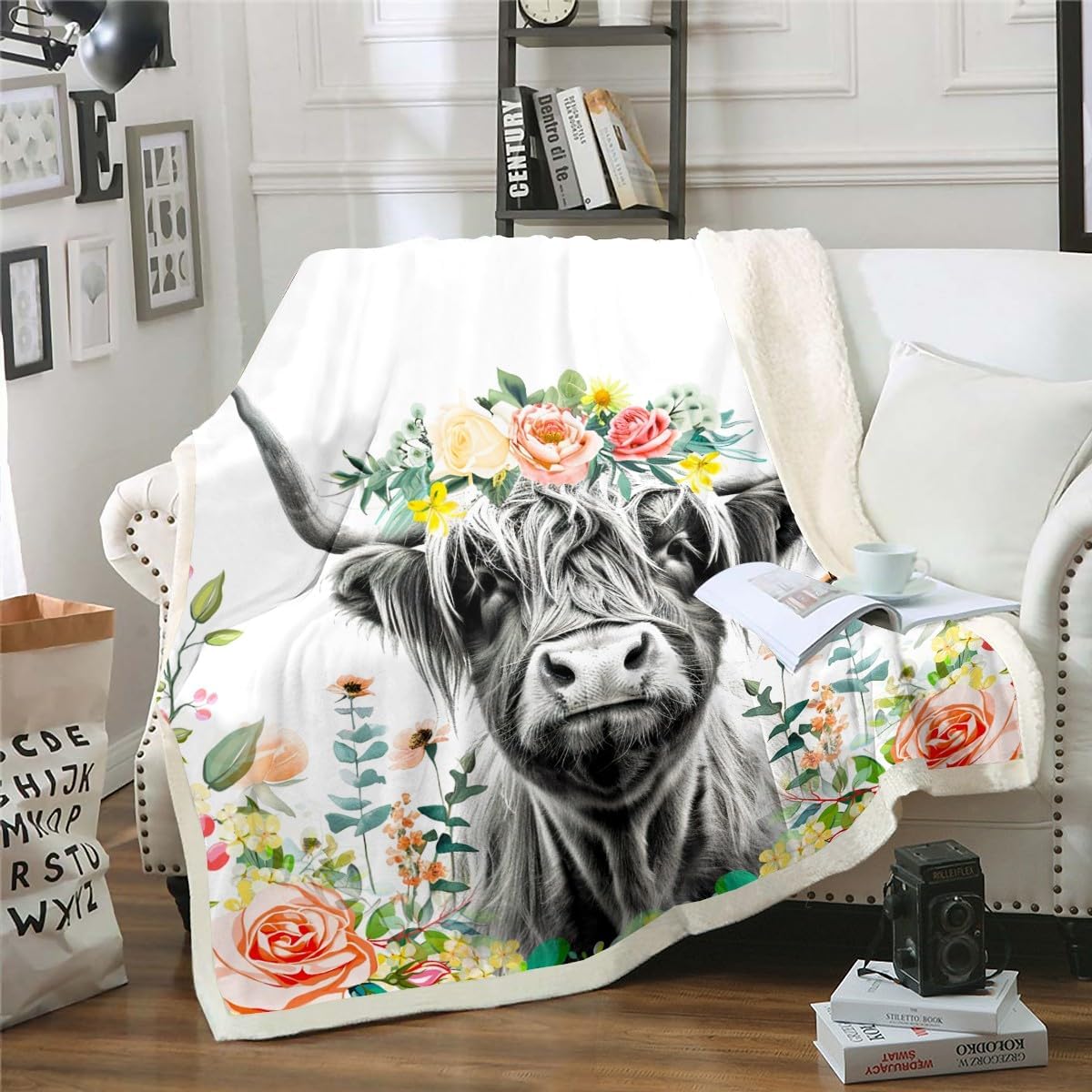 Highland Cow Fleece Throw Blanket for Girls Boys Kids Bull Cattle Flowers Plush Blanket Western Wild Animal Sherpa Blanket Room Decor Wildlife Cow Fuzzy Blanket for Sofa Bed Couch, Twin 60x80 Inch