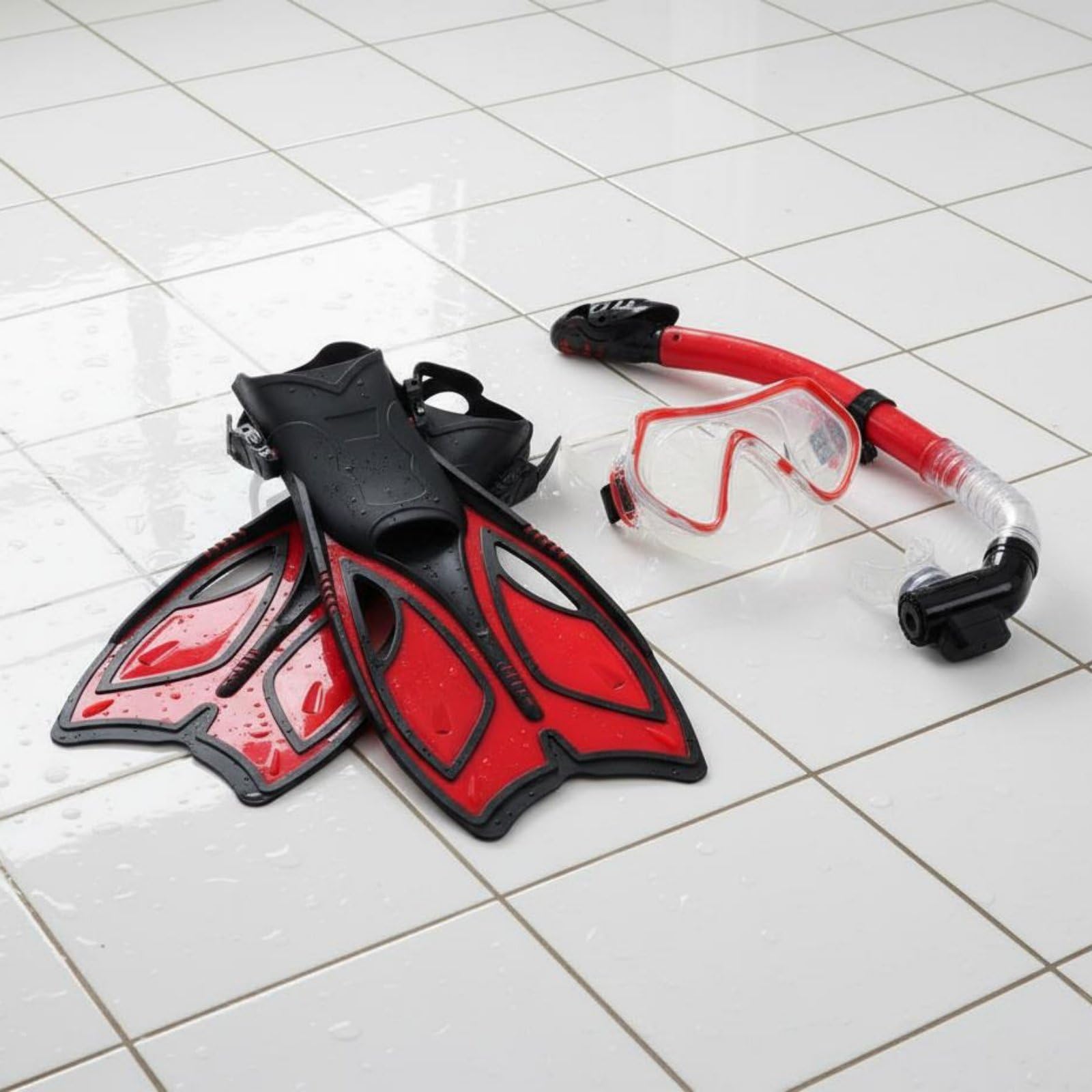 Tauchmaske Schnorchel Flossen Set Tauchausrüstung Schnorchelmaske Schnorchelrohr Schwimmflossen mit Gehärtetem Glas Und für Schnorcheln Reisen Strand Urlaub