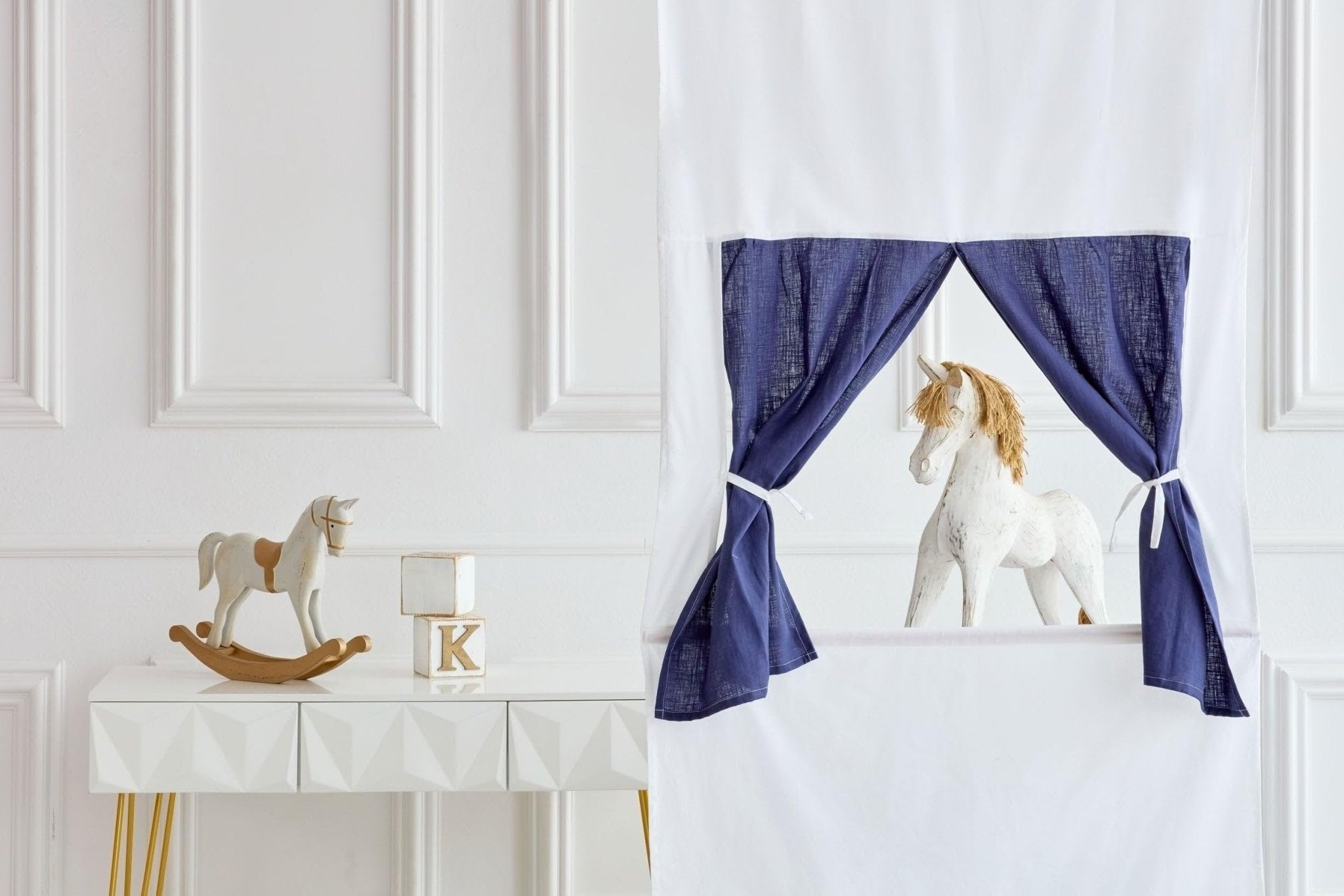 KraftKids Puppentheater Kasperletheater für Türrahmen, Wimpelgirlande und zurückbindbarer Vorhang, Dunkelblau aus 100% Leinen, 90 × 200 cm, handgefertigt EU