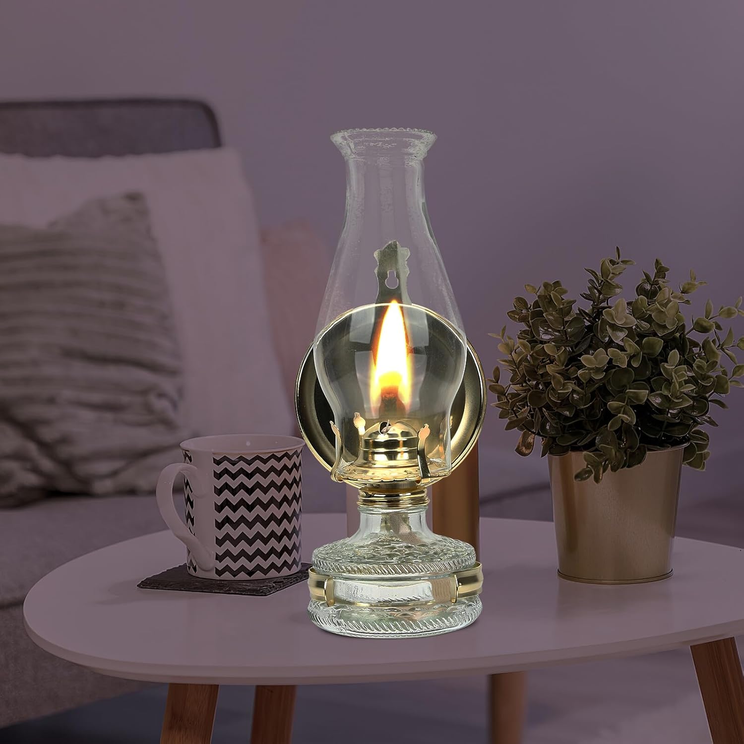 Vintage Tabletop Oil Lamp Glass Kerosene Lamp with Tray Retro Indoor Lighting for Living Bedroom Decor Emergency Use Classic Four-Claw Design