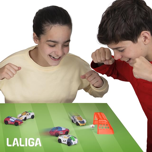 Foto 6 de 7 de Turbo Champs LaLiga Amarillo vs Verde, la Pasión por el Fútbol se Fusiona con la Emoción de los Coches
