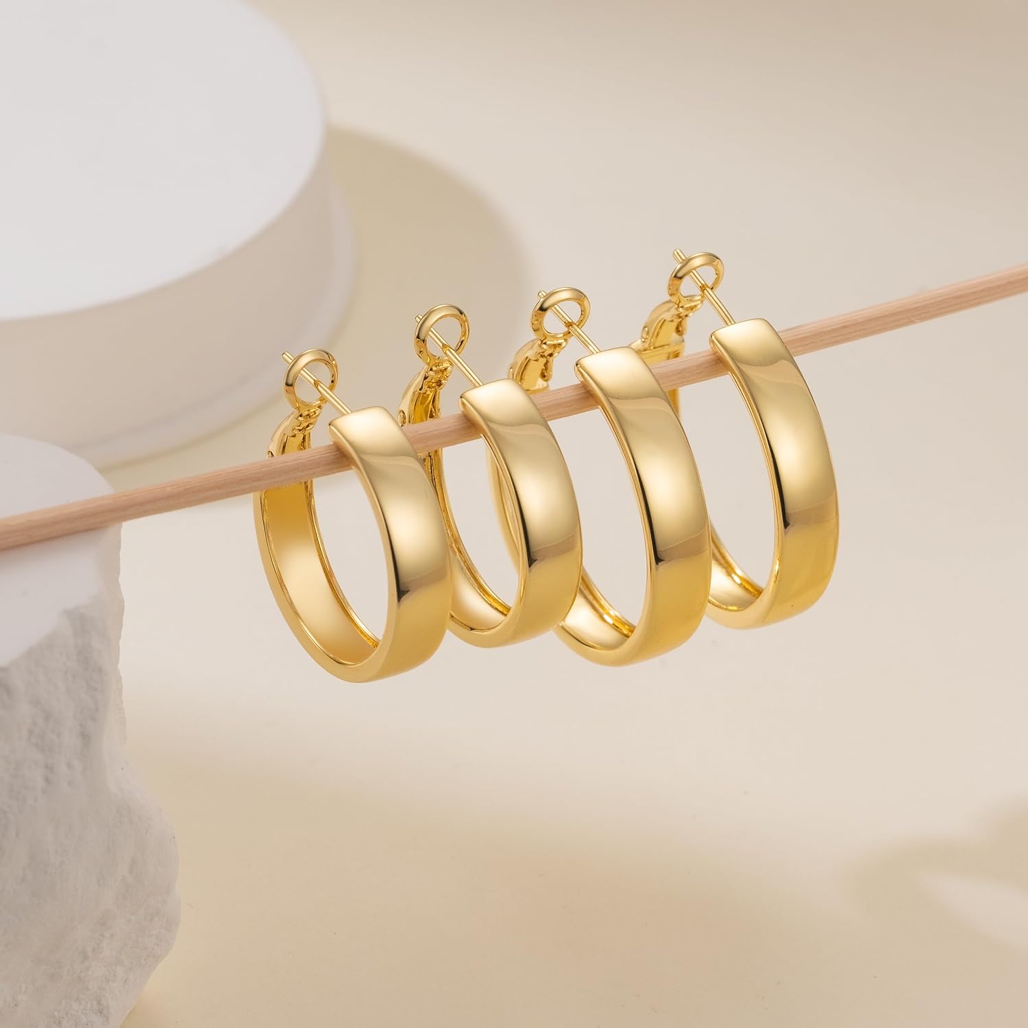SANDRA REDD Gold Hoop Earrings 14K Gold Earrings for Women 14K Gold Hoop Earring for Women Hoops Wide-Band Profile Hoops Earring for Womens 25/30mm