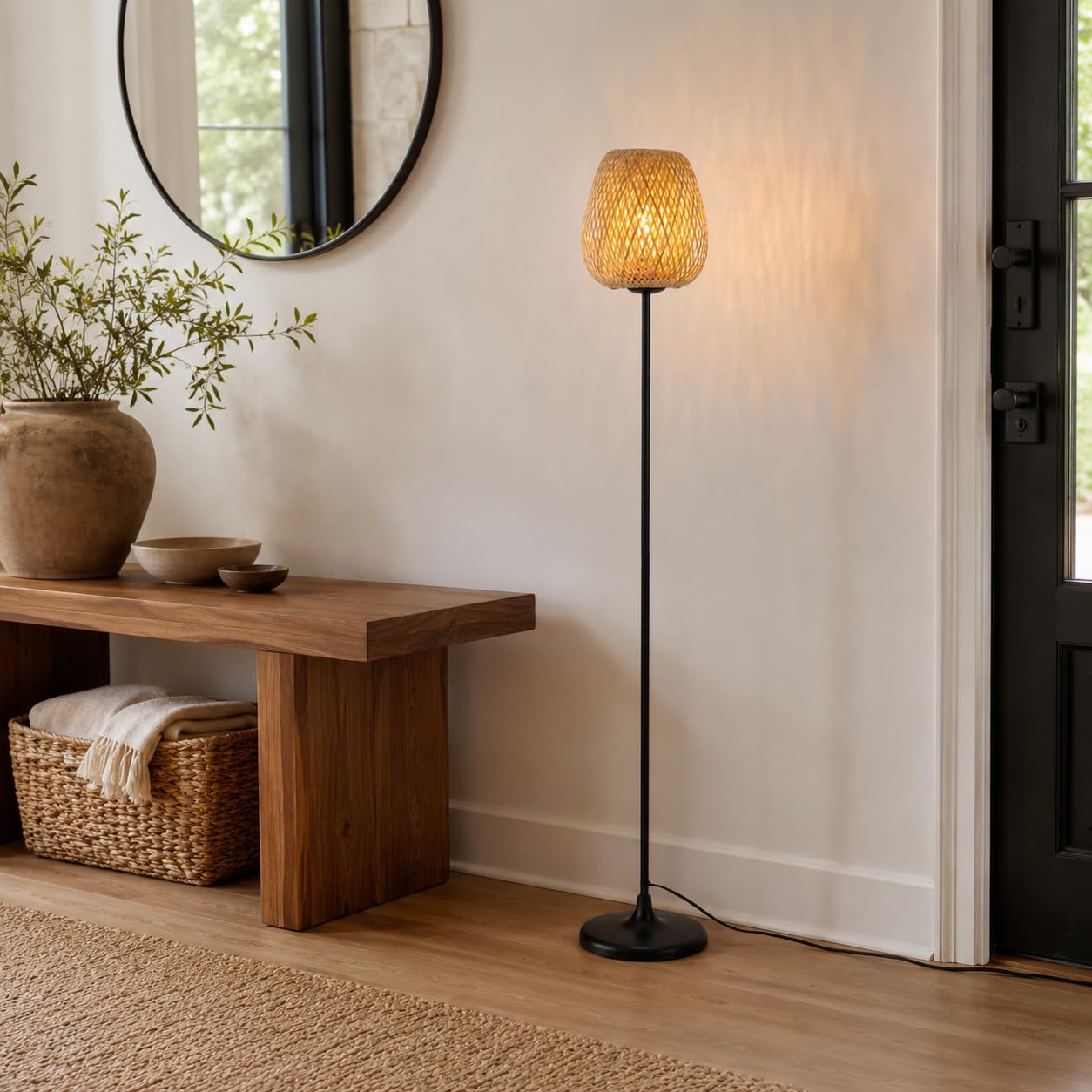Alpinaluz Stehlampe E27 Naturschirm Weide Bambus Schwarzer Fuß | Handgeflochtener Schirm und schwarzer Metallfuß, nordischer Boho-Stil für Wohnzimmer, Schlafzimmer, Sofa und Leseecke