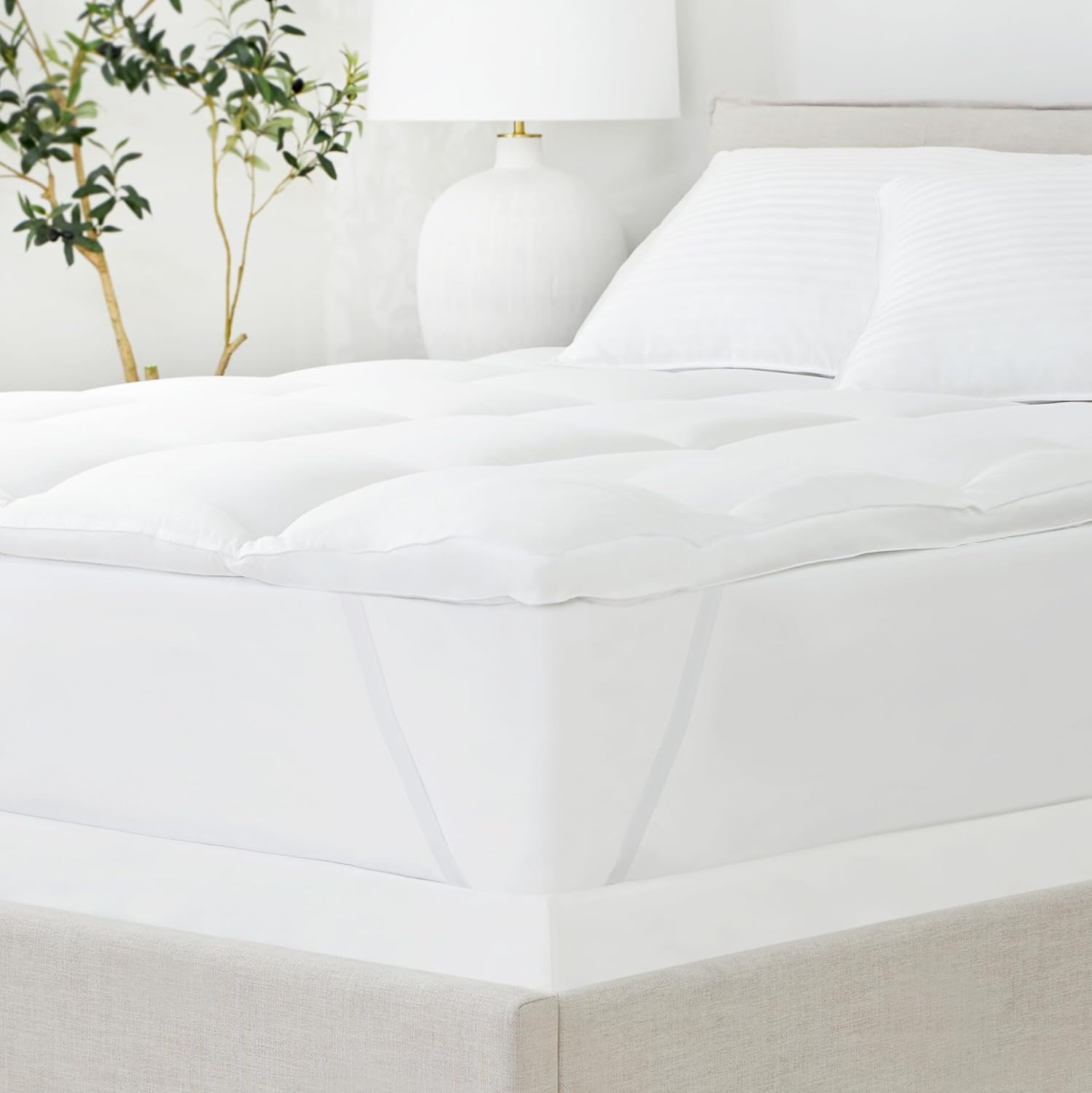 Merit Linens Zipper Enclosed 6-Sided Mattress Encasement - California King White