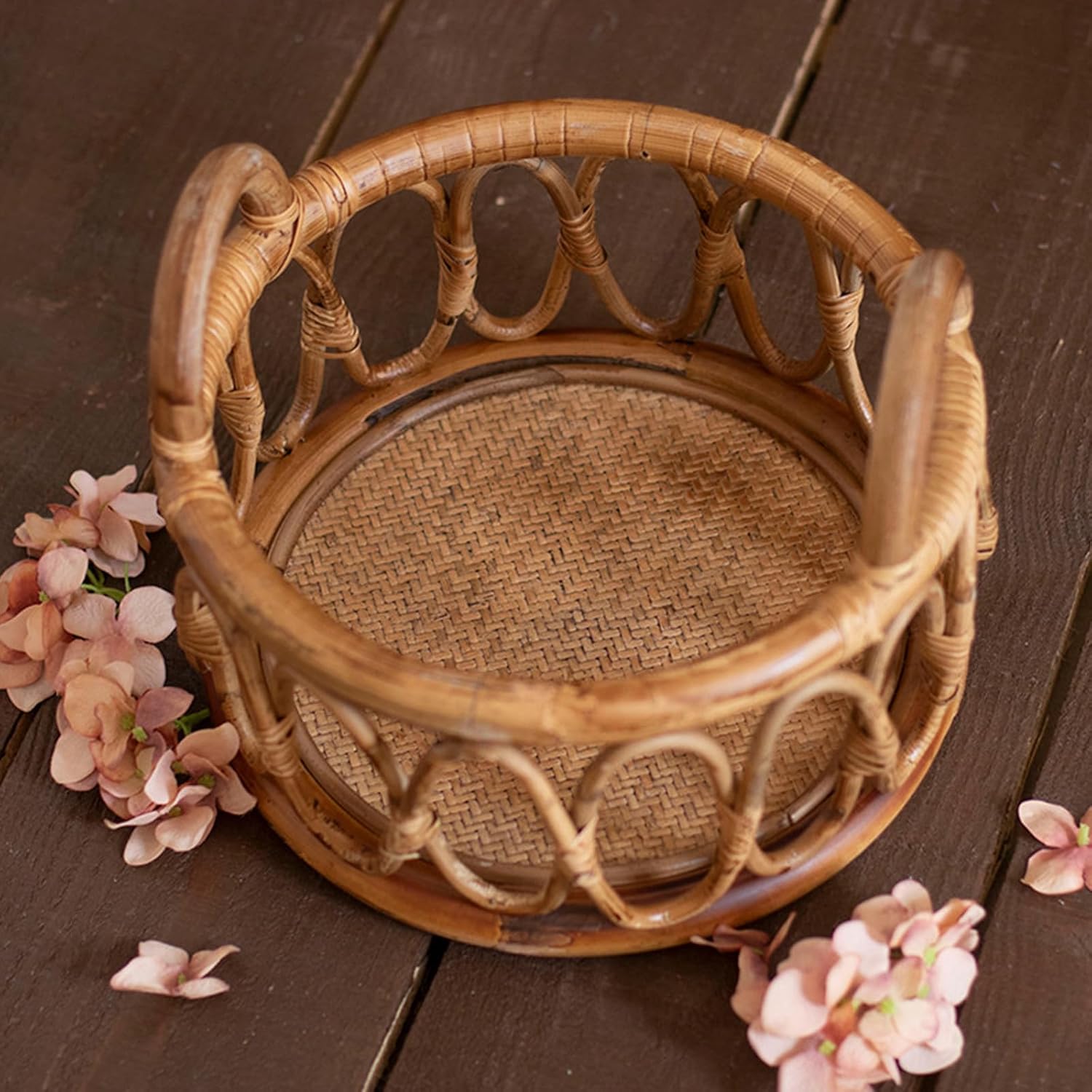 Handmade Vintage Rattan Basket for Newborn Photography Props Unique & Natural Baby Chair for Boy & Girl Photoshoots