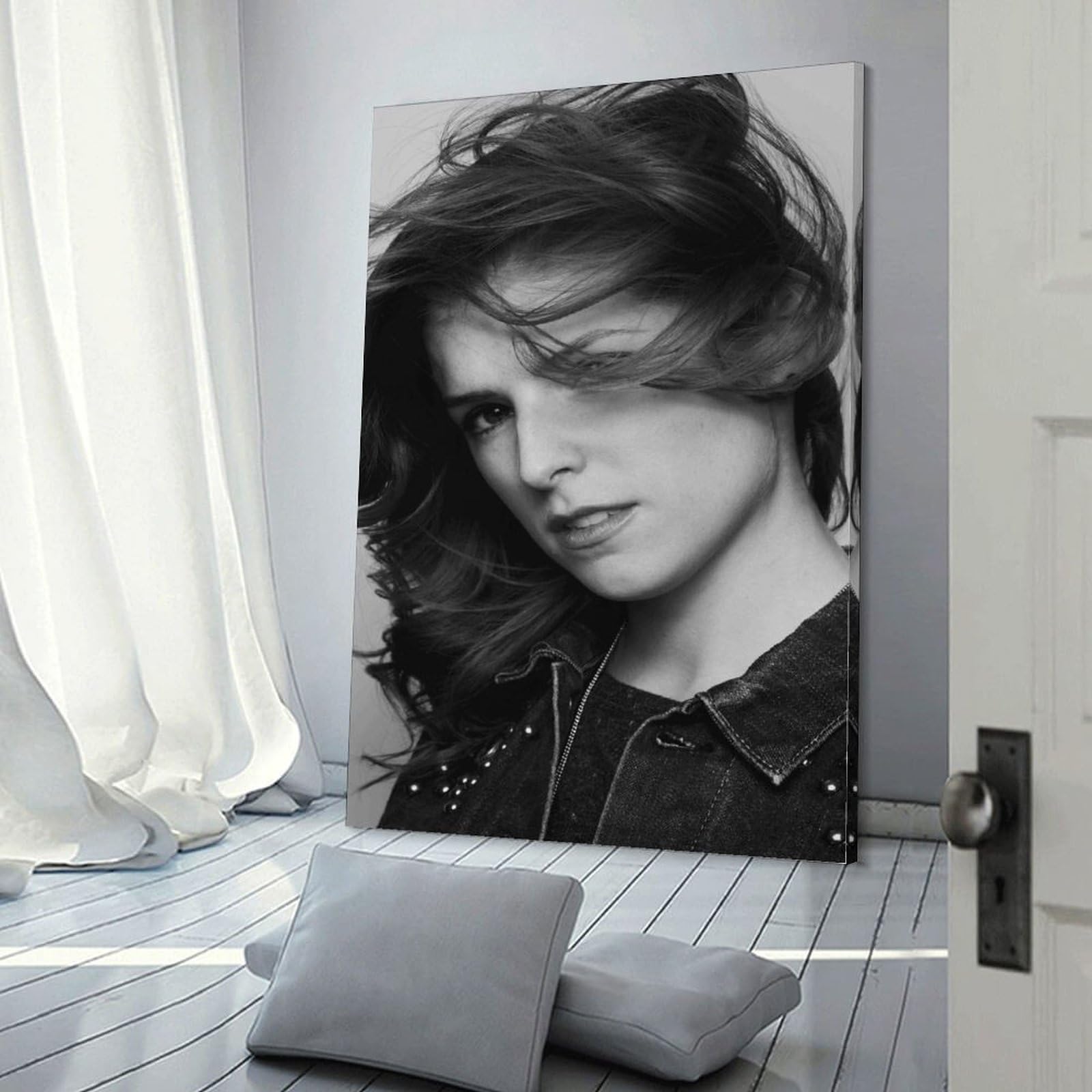 Amazon.co.jp: 有名人俳優アナ・ケンドリック白黒ポスター1キャンバス