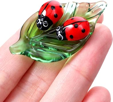 Mini Crystal Green Leaf Glass Ladybug, Mini Ladybug Decor Glass Ladybugs Figurine Hand-Blown Glasses Animal Figurines Gifts Colorful Insect Statue and Collectible Figurine for Room OrnamentLadybug