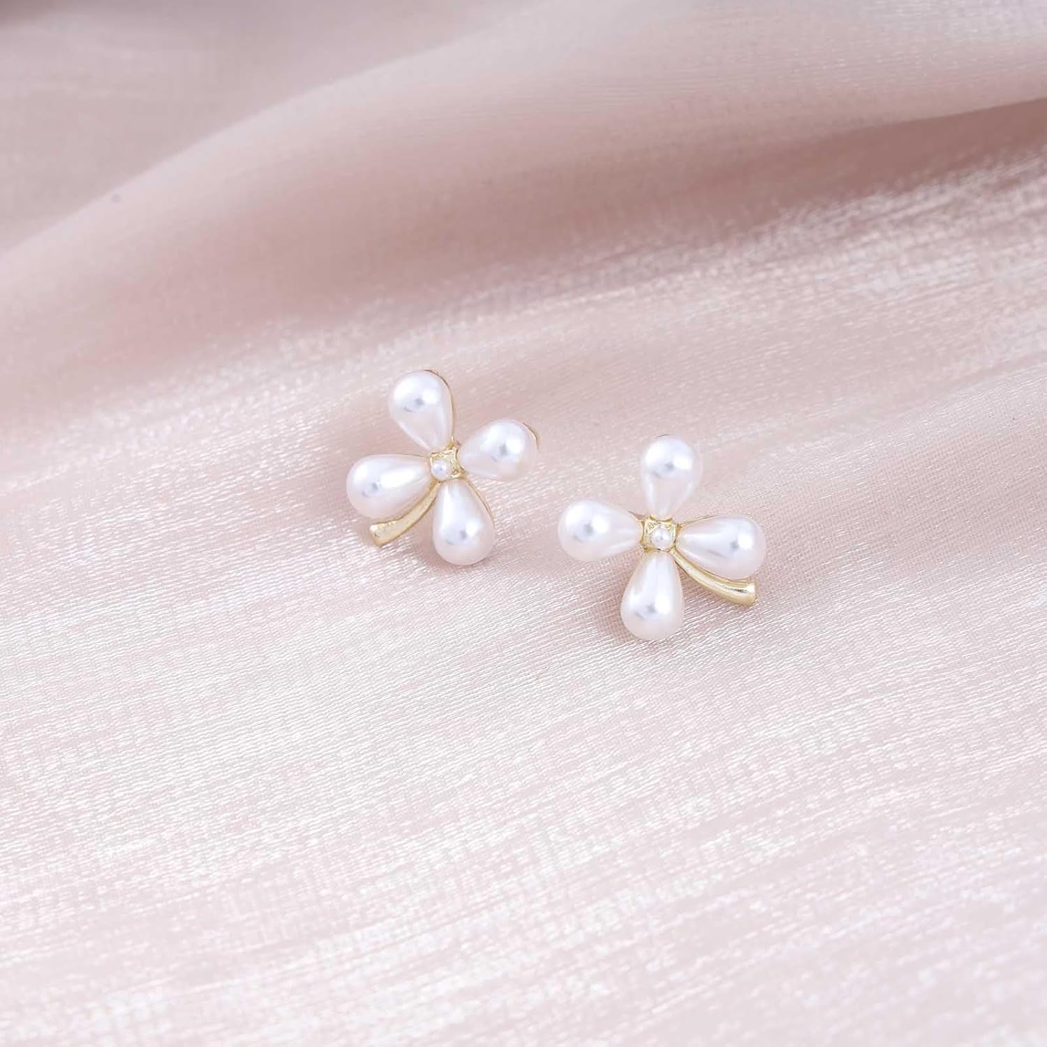 Boho Pearl Flower Stud Earrings Gold Daisy Flower Earrings White Flower Petal Earrings Small Floral Earrings Jewelry for Women - Image 4