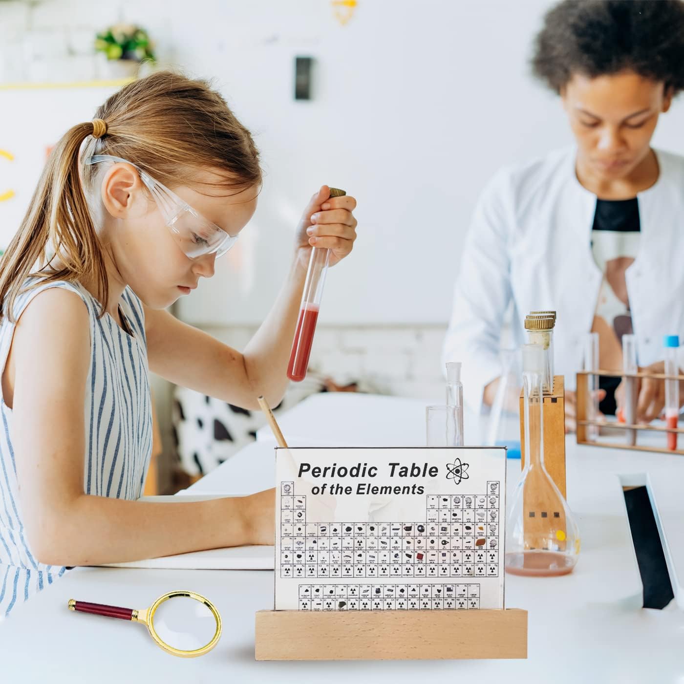 SETHVILL Periodic Table with 83 Real Elements Inside, Acrylic Periodic Table of Chemical Elements with Wooden Stand and Magnifying Glass, Periodic Table Display with Elements for Teacher Students