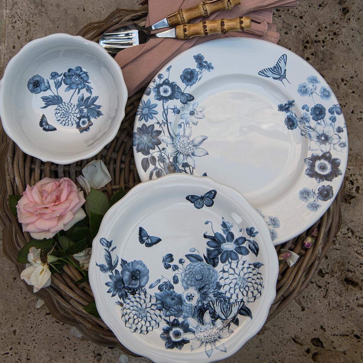 Juliska Field of Flowers Dinner Plate - Chambray