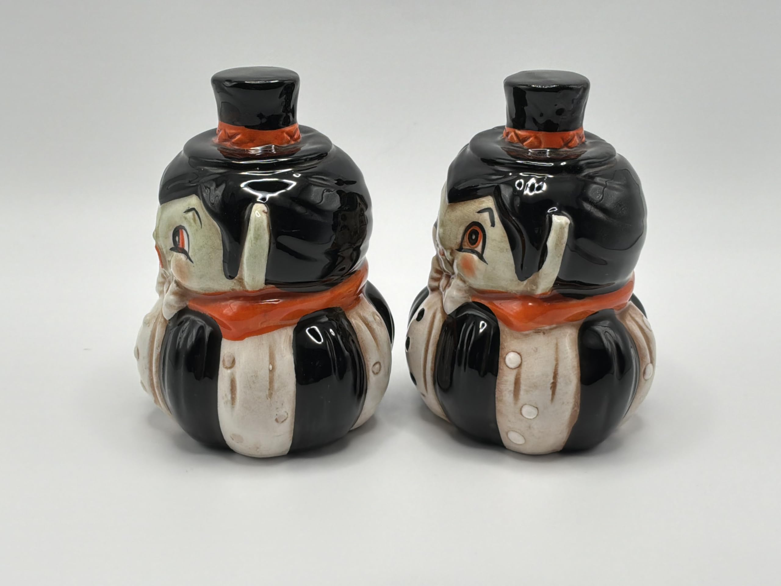 Vampiro Halloween Sale e pepe Shaker Set. Circa 8,9 cm di altezza Lo scolorimento è normale per questa linea di prodotti
