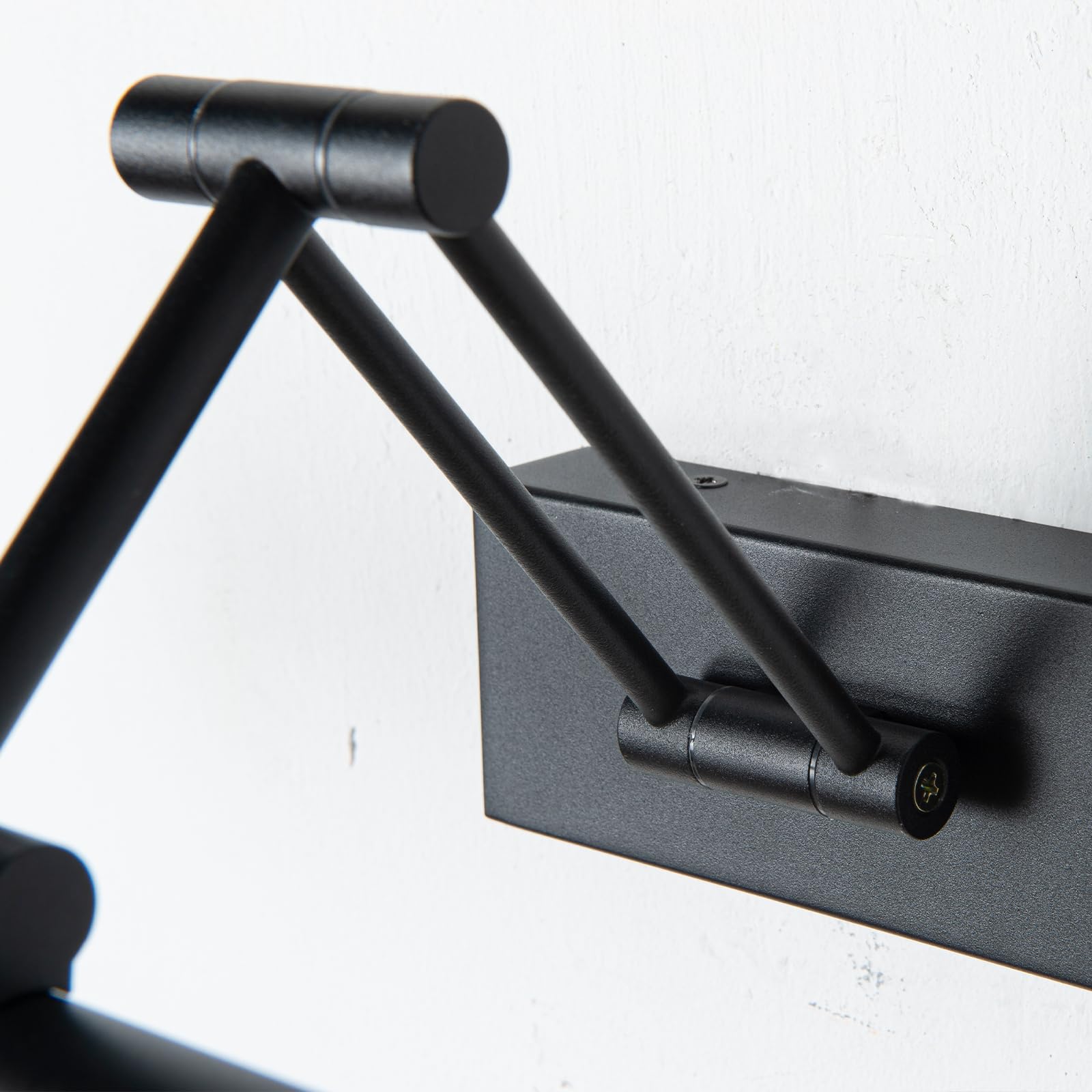 Alpinaluz Aplique LED para Cuadros 60 cm 12W en Aluminio Negro – Brazo Doble Articulado Orientable en 3 Ejes, Luz Cálida 2800K, Diseño Moderno Elegante para Iluminación Interior en Estudio y Hogar