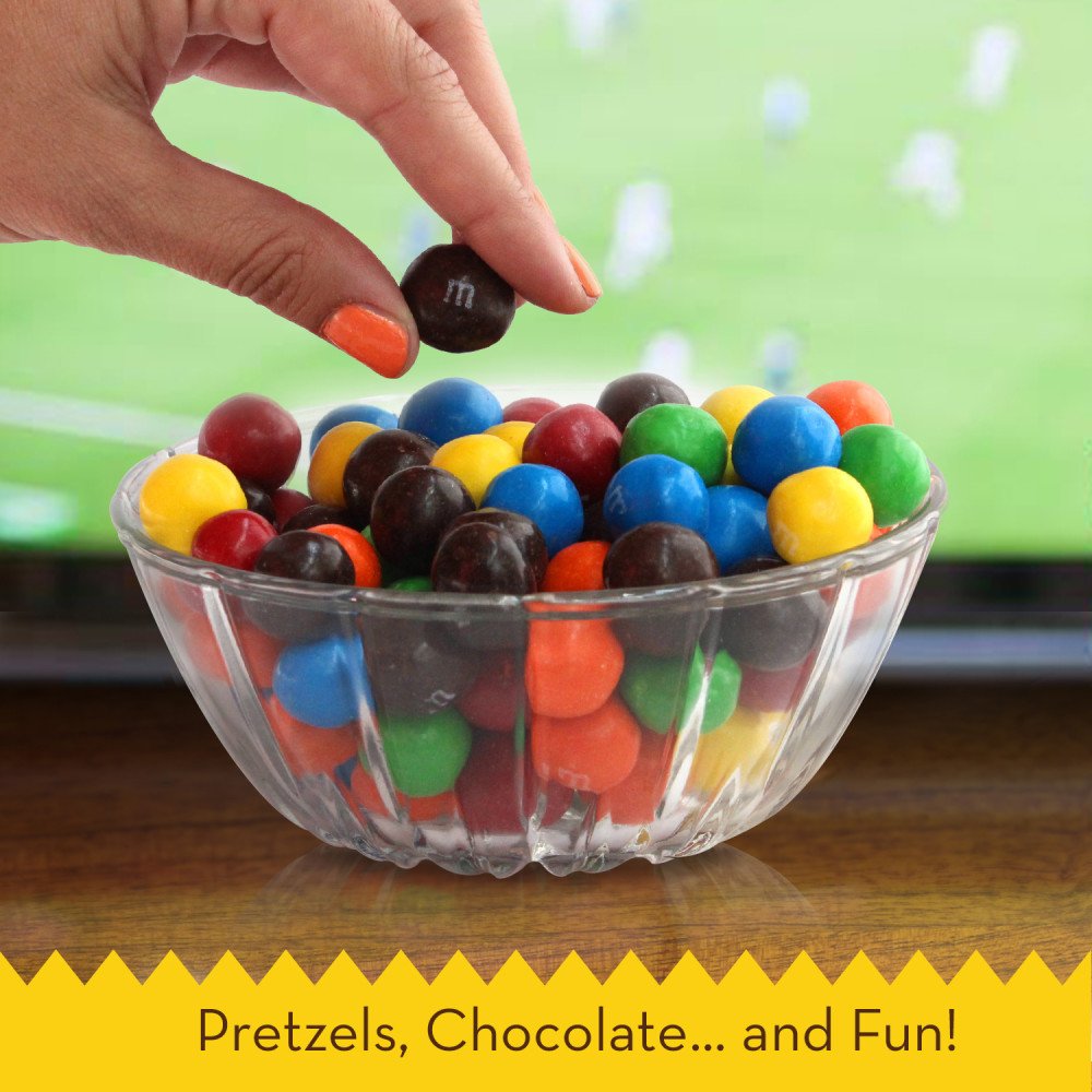 M&M'S Pretzel Chocolate Candy Family Size 15.4-Ounce Bag (Pack of 8)