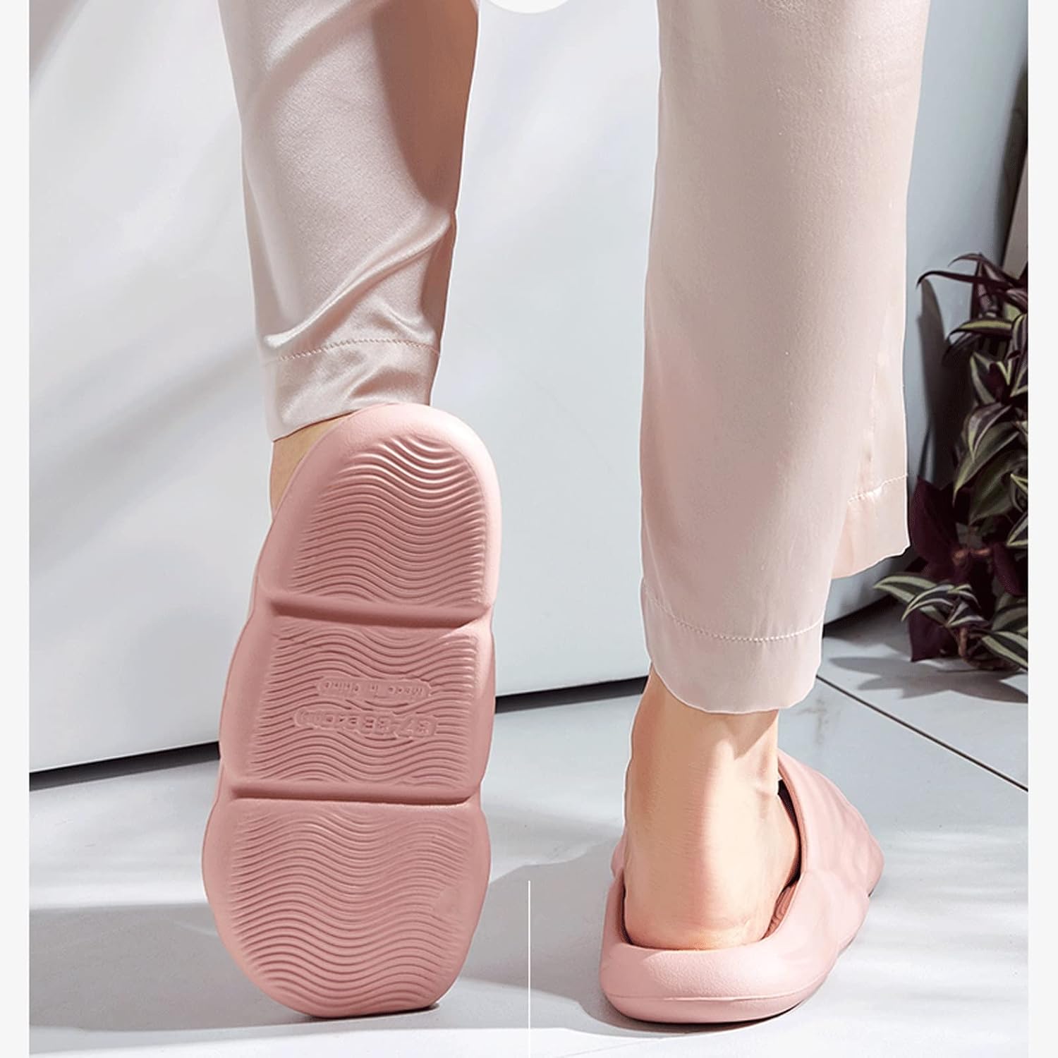 TOMYEUS Shark Slippers Slippers for Women Quick Drying EVA Open Toe Soft Slippers Non-Slip Soft Shower Spa Bath Pool Gym House Sandals for Indoor & Outdoor Summer Sandals (Size : 35-36)