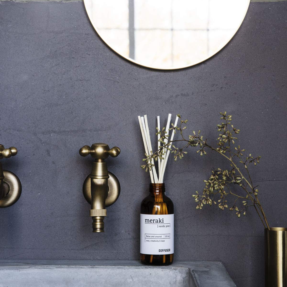 Meraki Nordic Pin Bâtonnets parfumés | Diffuseur d'ambiance 120 ml | Parfum d'ambiance avec 7 bâtonnets