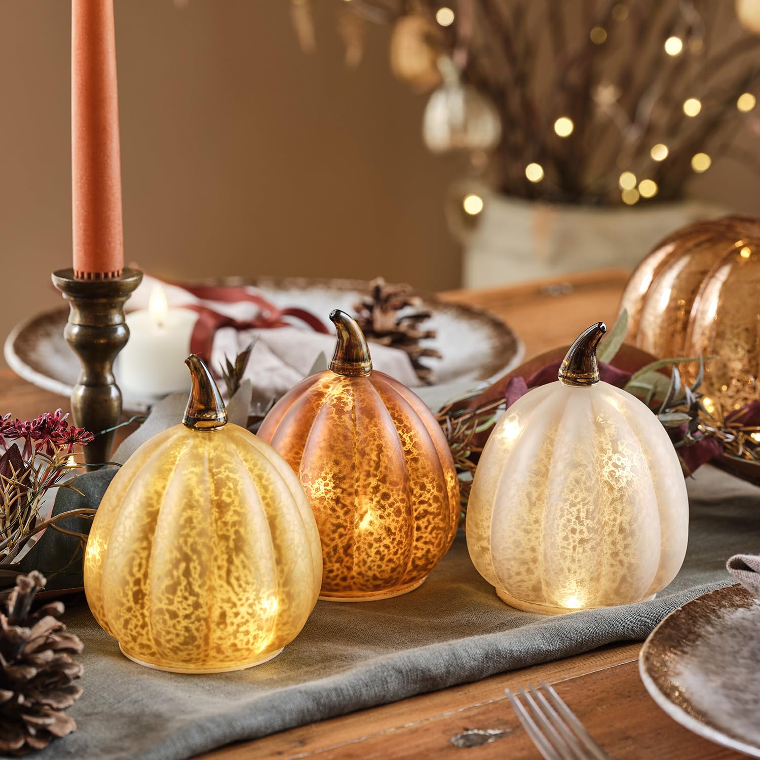 Lights4fun Lot de 3 Citrouilles Décoratives en Verre Moucheté LED à Piles avec Minuterie Décoration d'automne et d'halloween pour Intérieur