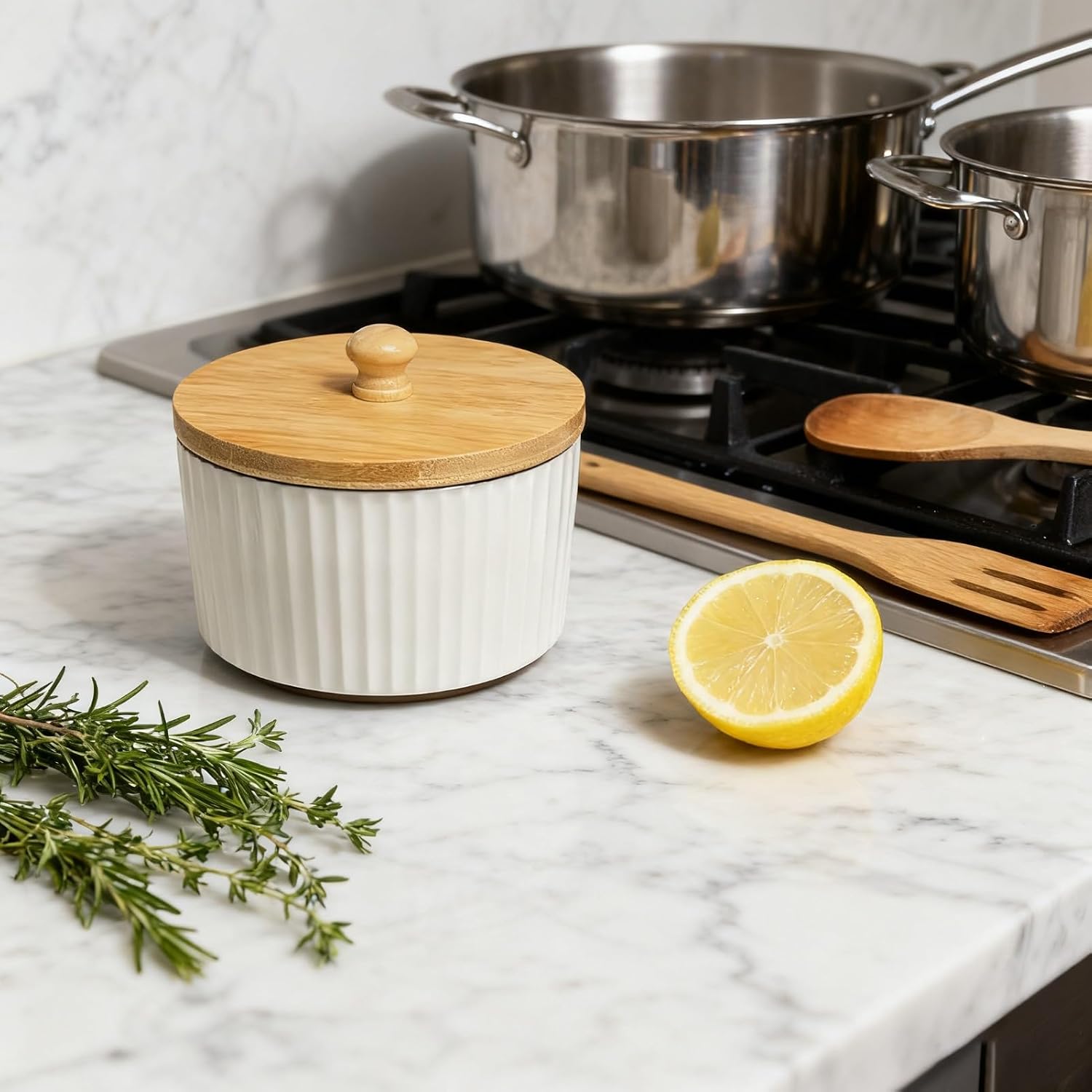 Ceramic Salt and Pepper Bowl with Bamboo Lid, Large Capacity Ceramic Sugar Bowl Pepper Box, Wooden Lid Spice Cellar, Kitchen Seasoning Storage Container Seasoning Pot (White)