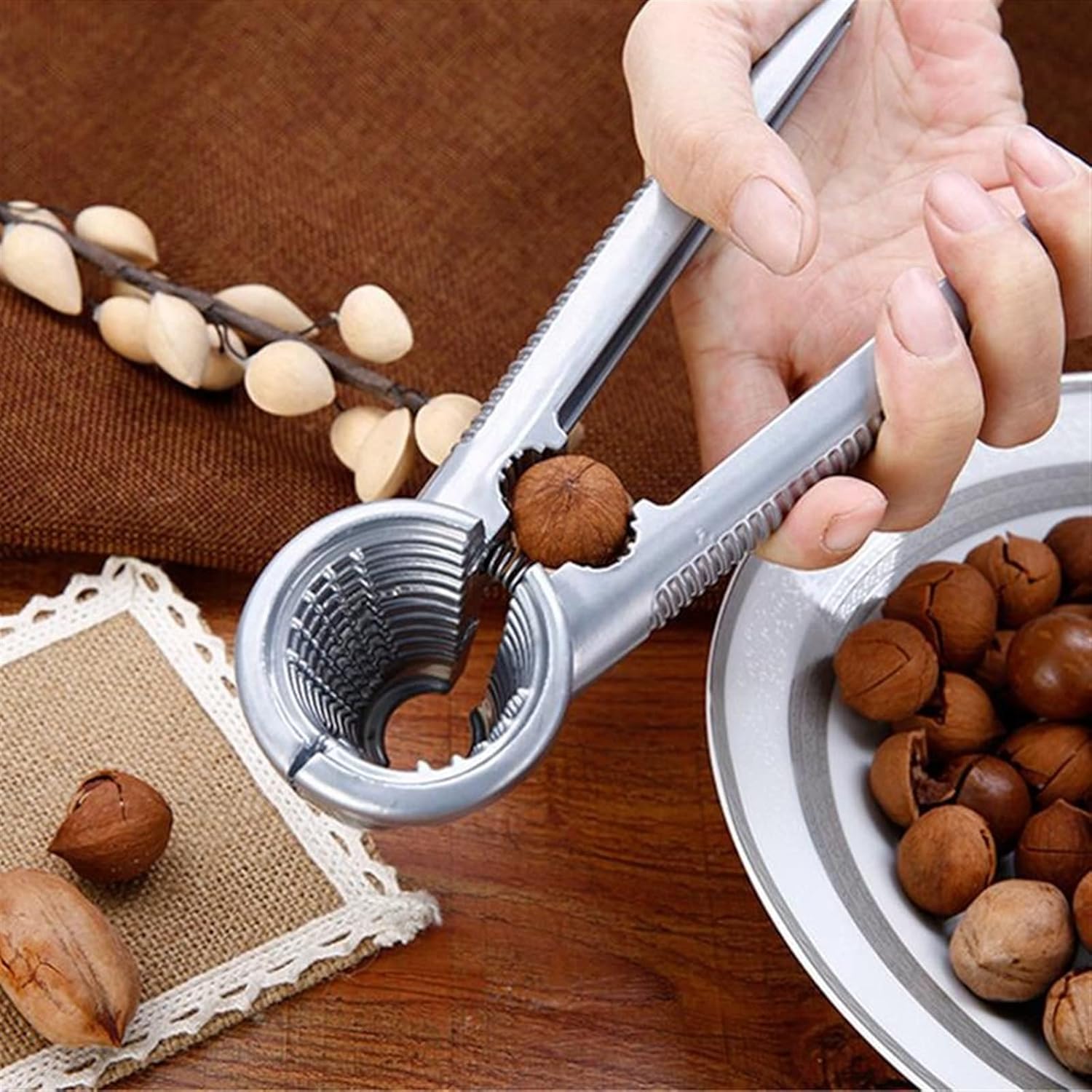 Nutcracker, Chestnut Cracker Nut Crackers Chestnut Opener Multifunctional Chestnut Walnut Nutcracker for Pecan Walnut Almonds Hazelnuts (Silver)