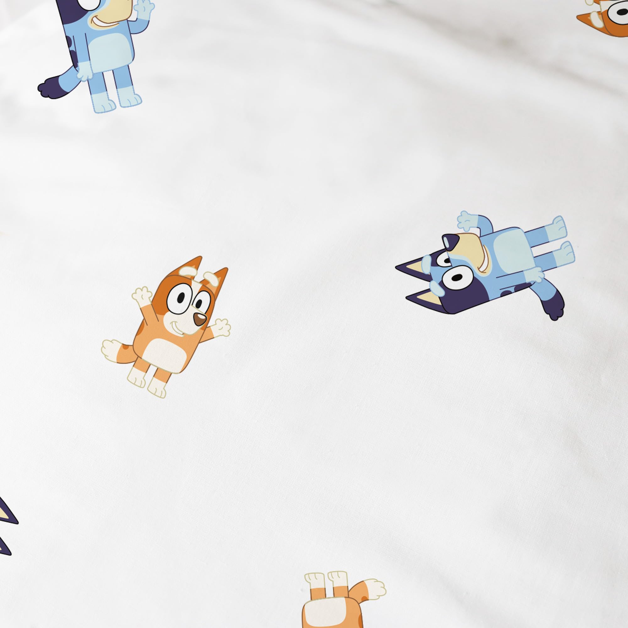 Bluey Hourra Parure de lit imprimée 100% coton - Licence officielle | Housse de Couette 140x200 cm + 1 taie 63x63 cm | Fermeture avec rabat | Chambre enfant, lit 1 place | Certification Oeko-Tex