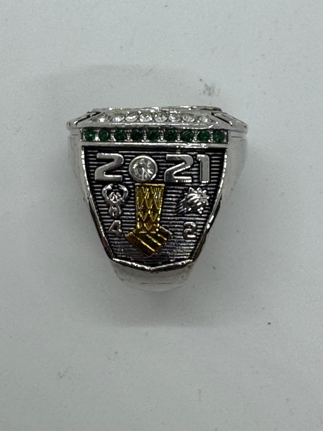 Milwaukee Bucks Replica NBA 2021 Championship Ring & mini Trophy w/Giannis Antetokounmpo Card