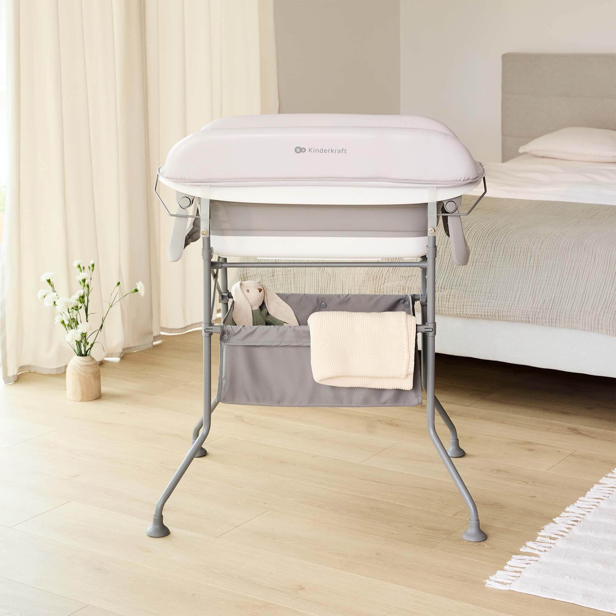 Kinderkraft BUBBLY Babywanne Badewanne mit Gestell, Faltbare Babybadewanne, Wickeltisch Regal im Set, Schnelle und einfache Montage, Grau