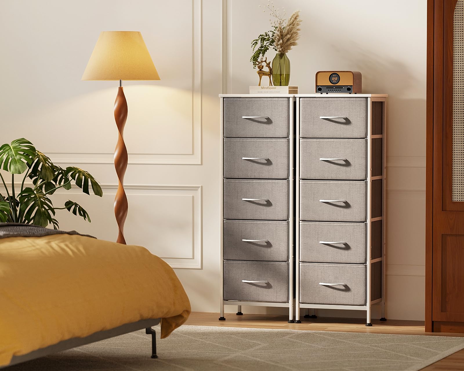Coleshome Cassettiera Camera da Letto, Cassettiera Alta Piccola con 5 Cassetti in Tessuto, Robusta Struttura in Acciaio, Piano in Legno, Adatta per Camera da Letto e Soggiorno, Grigio Chiaro