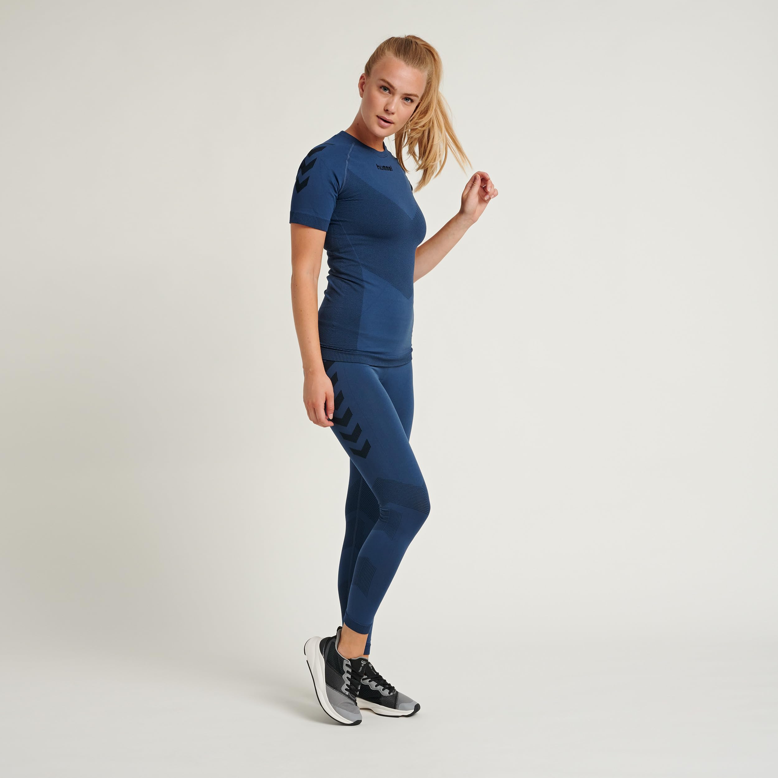 hummel T-Shirt First Damen