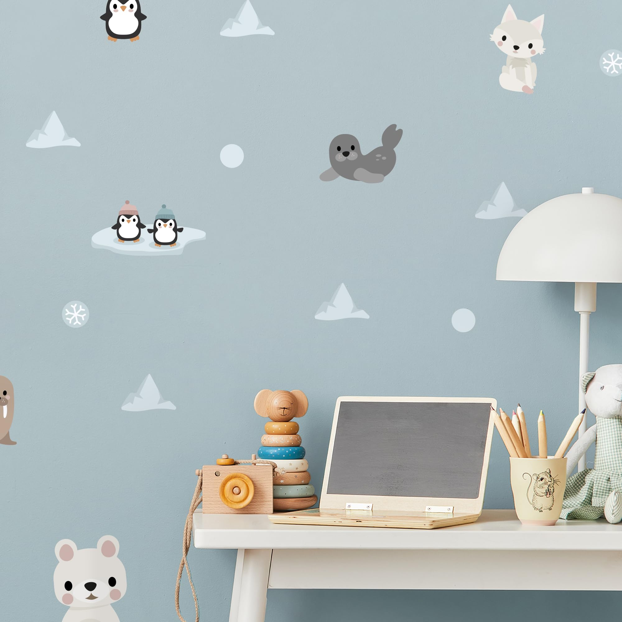 Klebekerlchen® | Wandtattoo Kinderzimmer Mädchen & Junge, Wandsticker selbstklebend, wiederverwendbare & rückstandsfreie Kinderzimmer Deko – Wandtattoo Arktische Tiere Sticker (Set mit 23 Motiven)