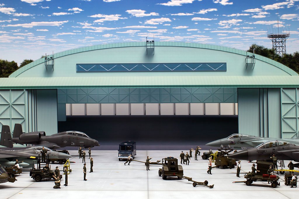 ミニジオラマシリーズ　格納庫 Amazon.co.jp: 箱庭技研 ジオラマシート 1/72 航空隊格納庫