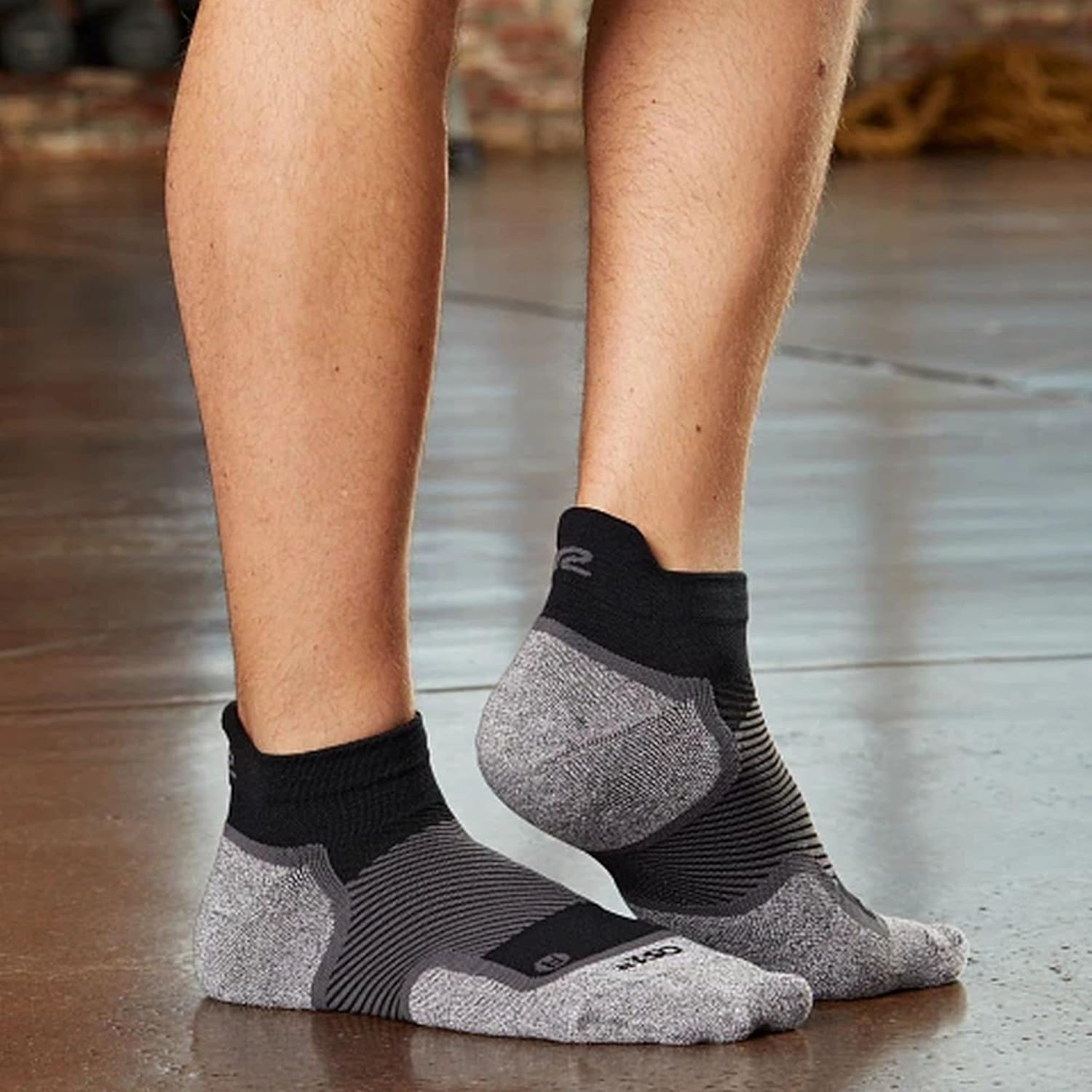 Road Runner Sports R-Gear OS1st Wide Ultimate Performance No Show Socks for Men and Women, Black, XL, (3 Pairs)