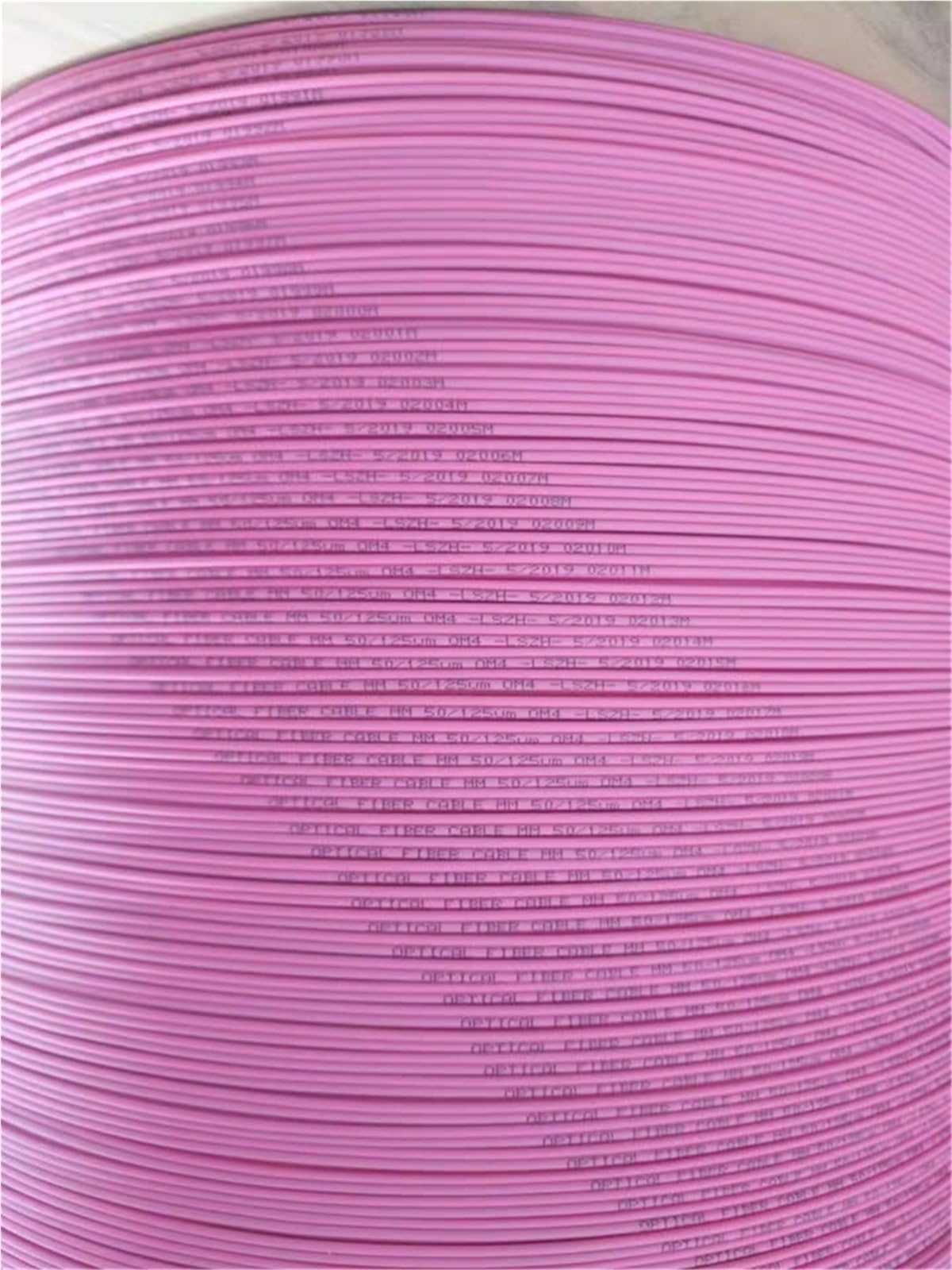Cable de Fibra óptica OM4 dúplex de 2,0 mm, Color Rosa, for Interiores, for latiguillos de Fibra, Rollo de 2 km, Cable ftth, Revestimiento LSZH de 2000 m.