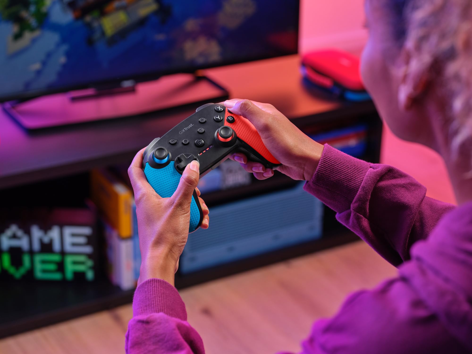 Trust Gaming GXT 1246B Muta Bluetooth Nintendo Switch Controller, Gaming Controller mit Play-and-Charge-Kabel, Dual-Shock-Vibration, 15h Spielzeit, Aufladbarer Akku, für Switch Lite, OLED, Blue Rot